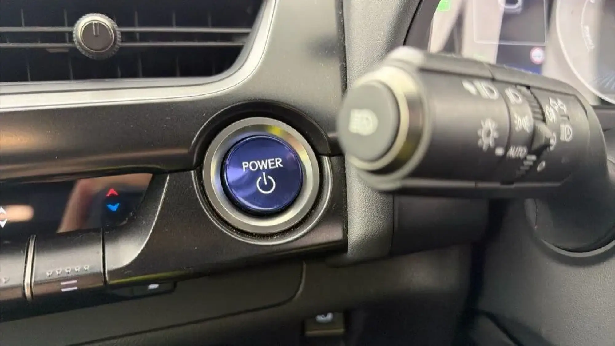 Lexus UX Self-Charging Hybrid Image 10 Lexus UX Self-Charging Hybrid Image 10