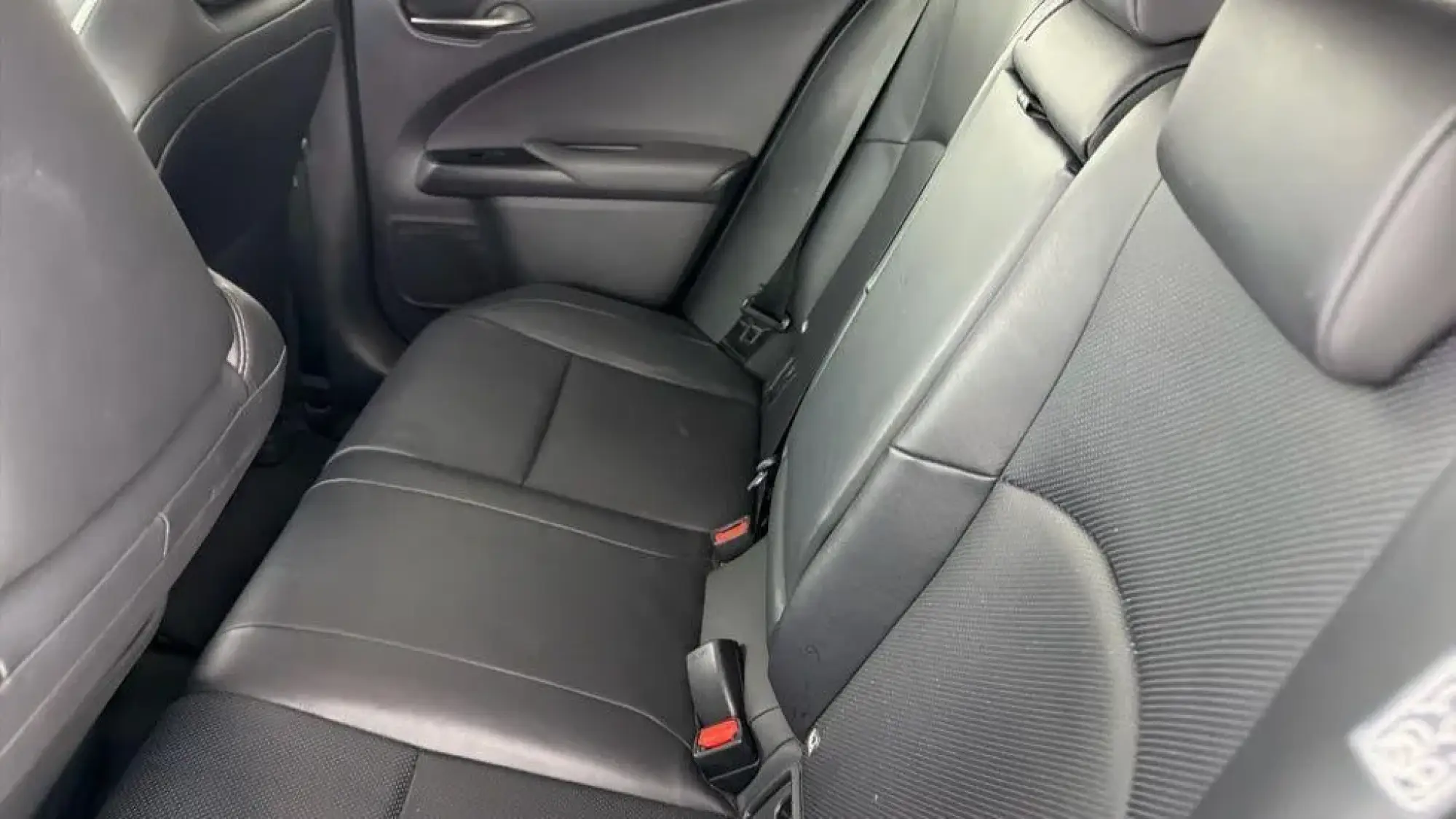 Lexus UX Self-Charging Hybrid Image 13 Lexus UX Self-Charging Hybrid Image 13