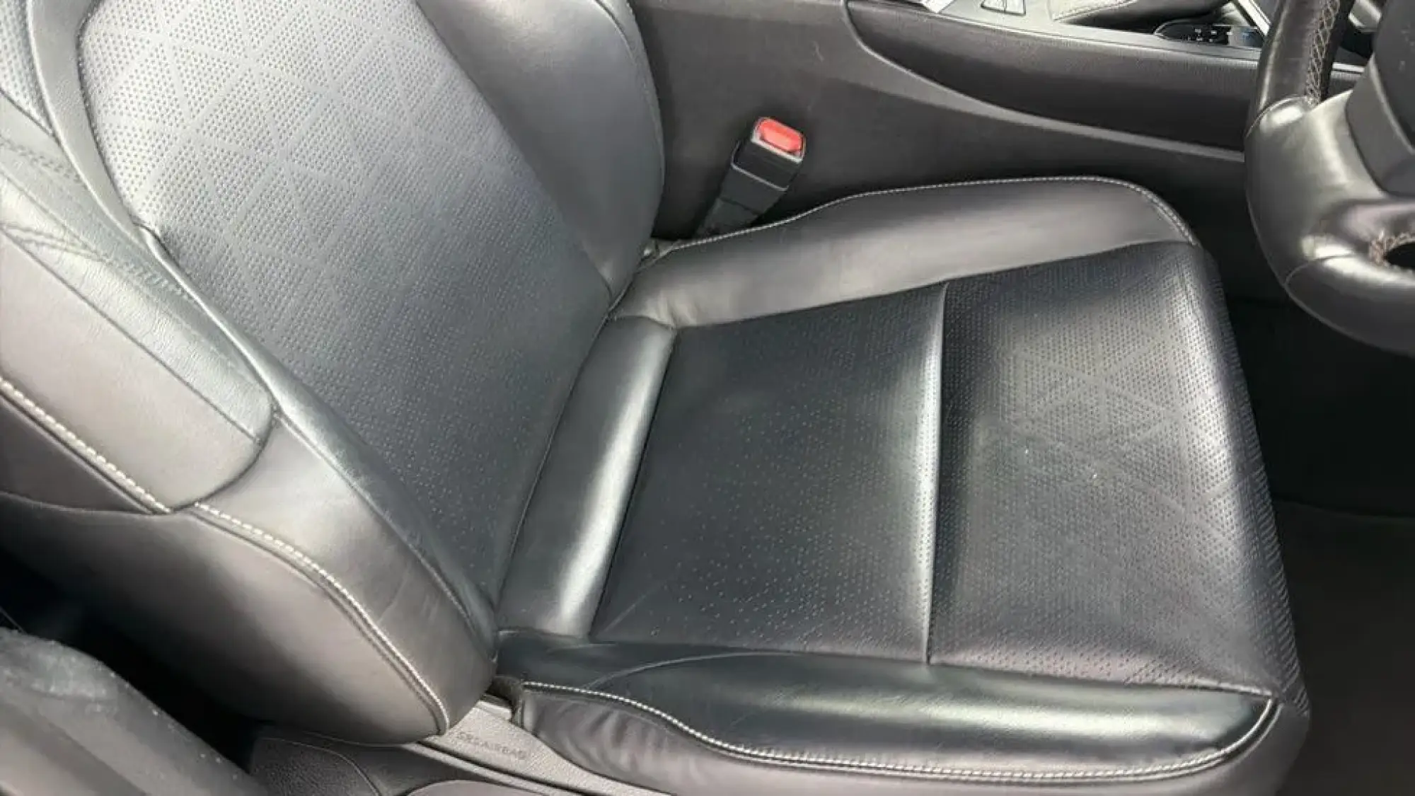 Lexus UX Self-Charging Hybrid Image 14 Lexus UX Self-Charging Hybrid Image 14