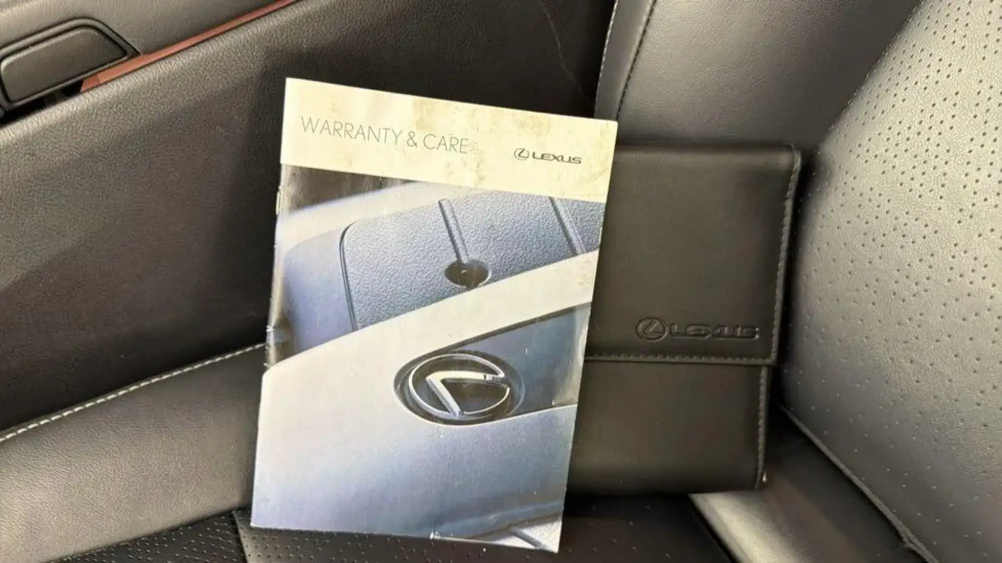 Lexus UX Self-Charging Hybrid Image 16 Lexus UX Self-Charging Hybrid Image 16
