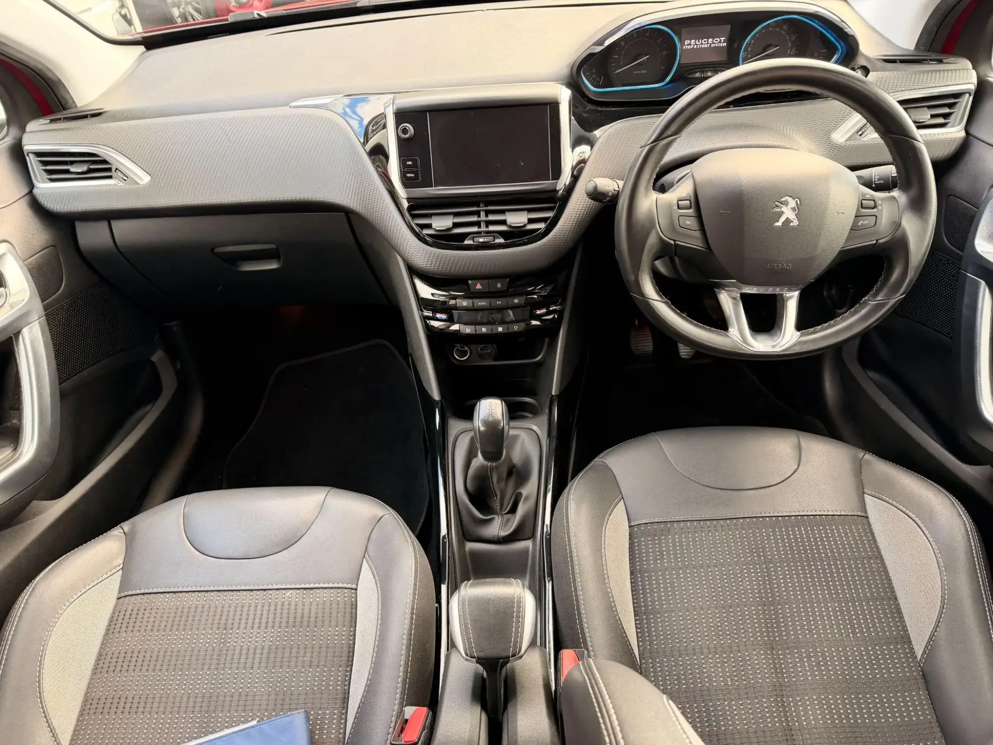 Peugeot 2008 Image 11
