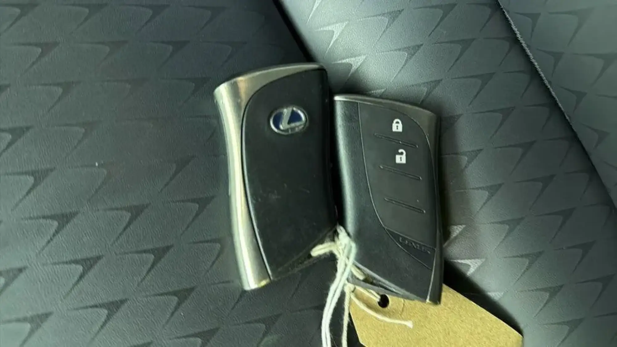 Lexus UX Self-Charging Hybrid Image 16 Lexus UX Self-Charging Hybrid Image 16
