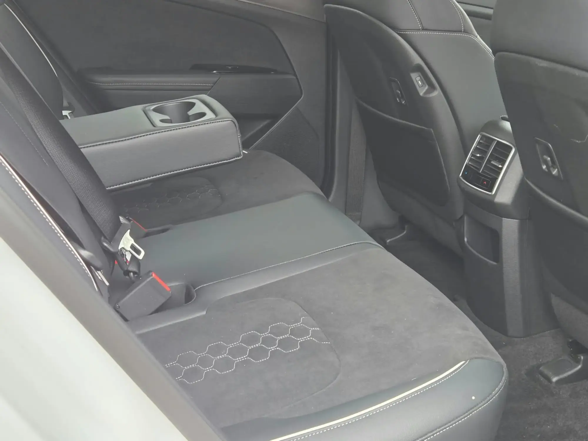 Kia Sportage Plug-In Hybrid Image 16 Kia Sportage Plug-In Hybrid Image 16