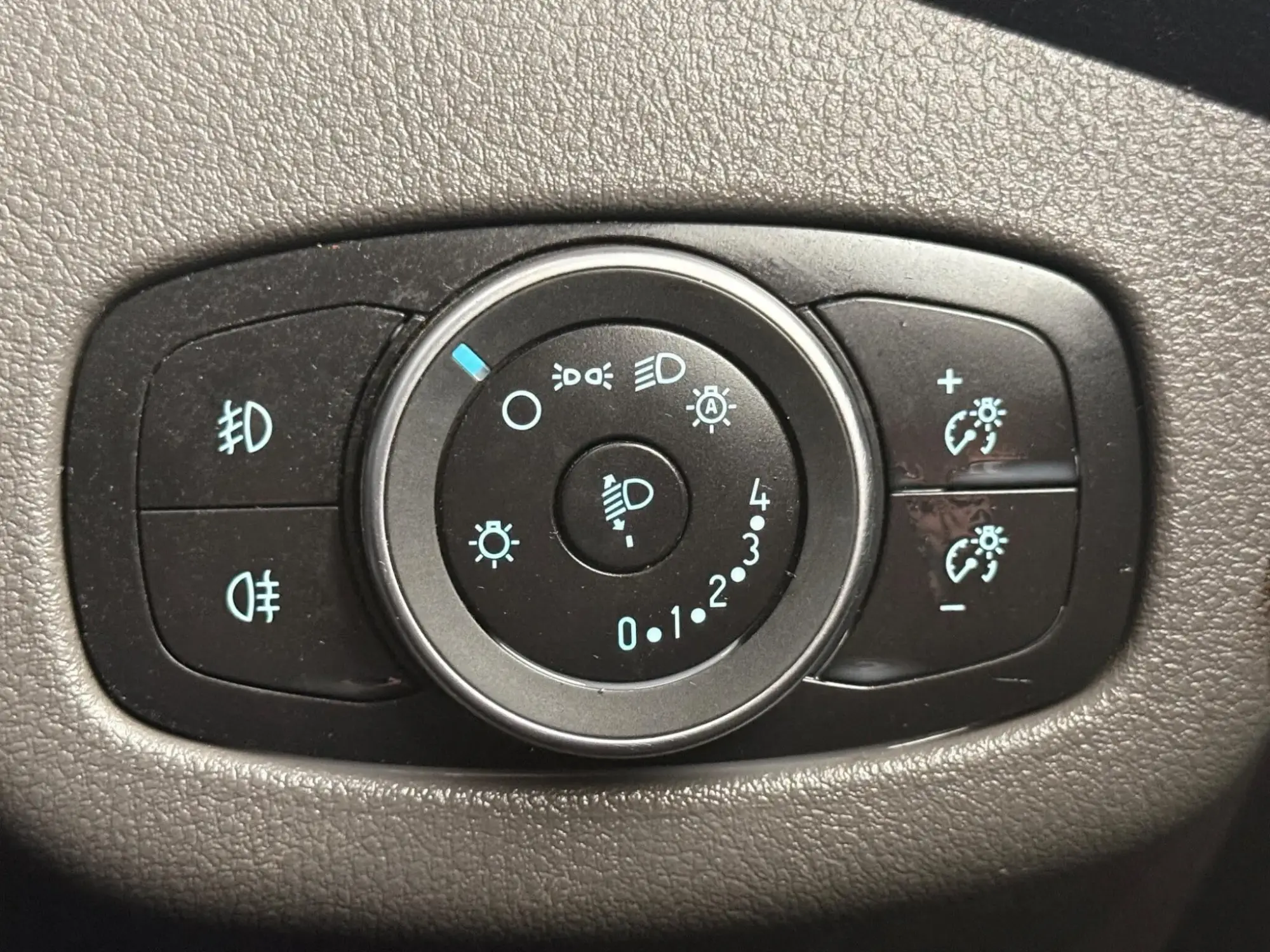 Ford Transit Connect Image 13