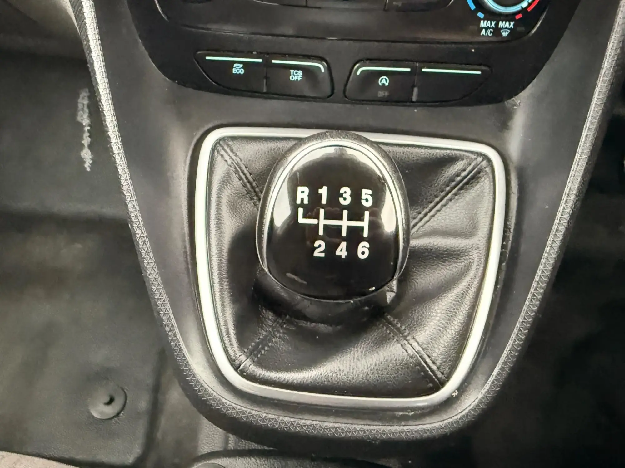 Ford Transit Connect Image 20