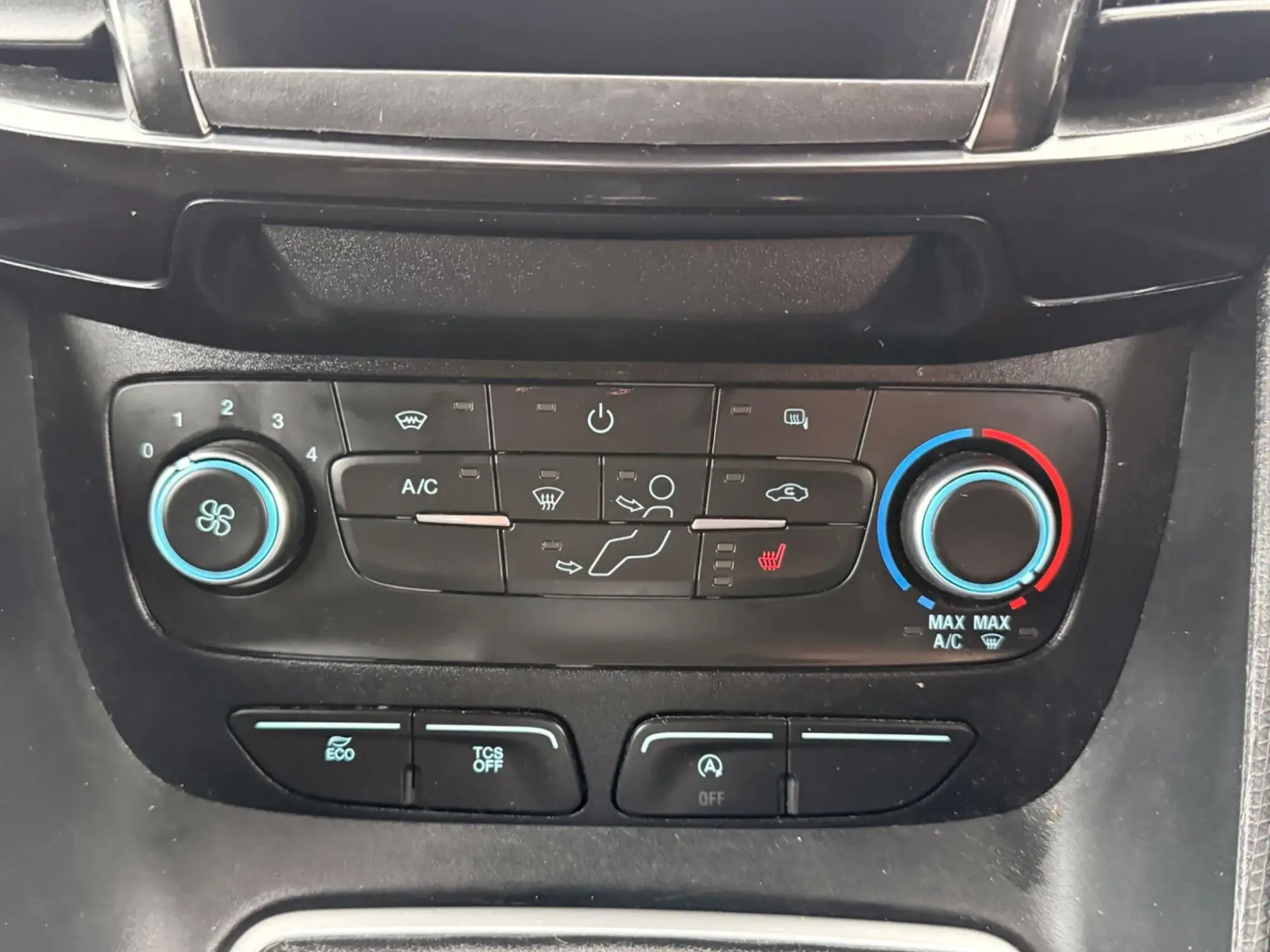 Ford Transit Connect Image 21