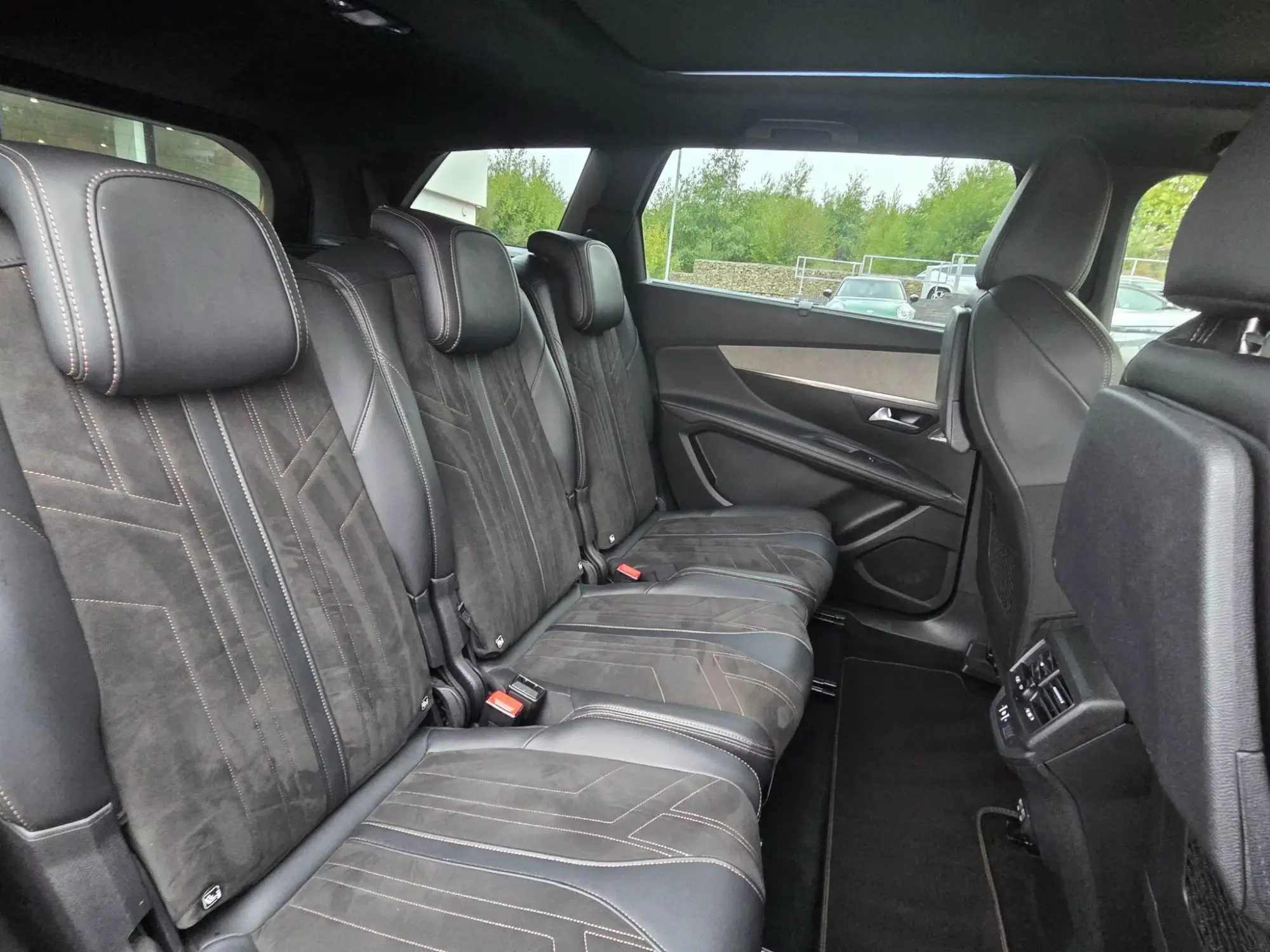 Peugeot 5008 Image 13