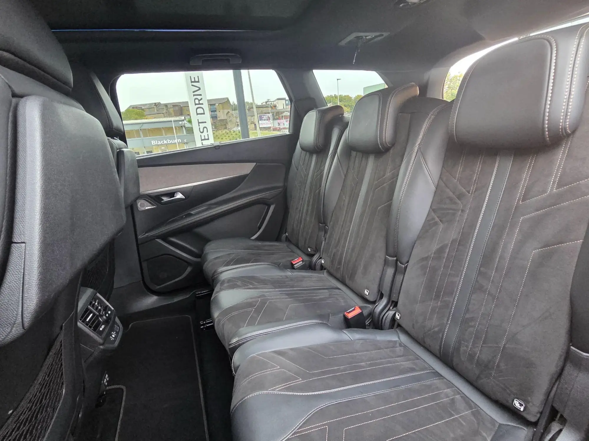 Peugeot 5008 Image 16