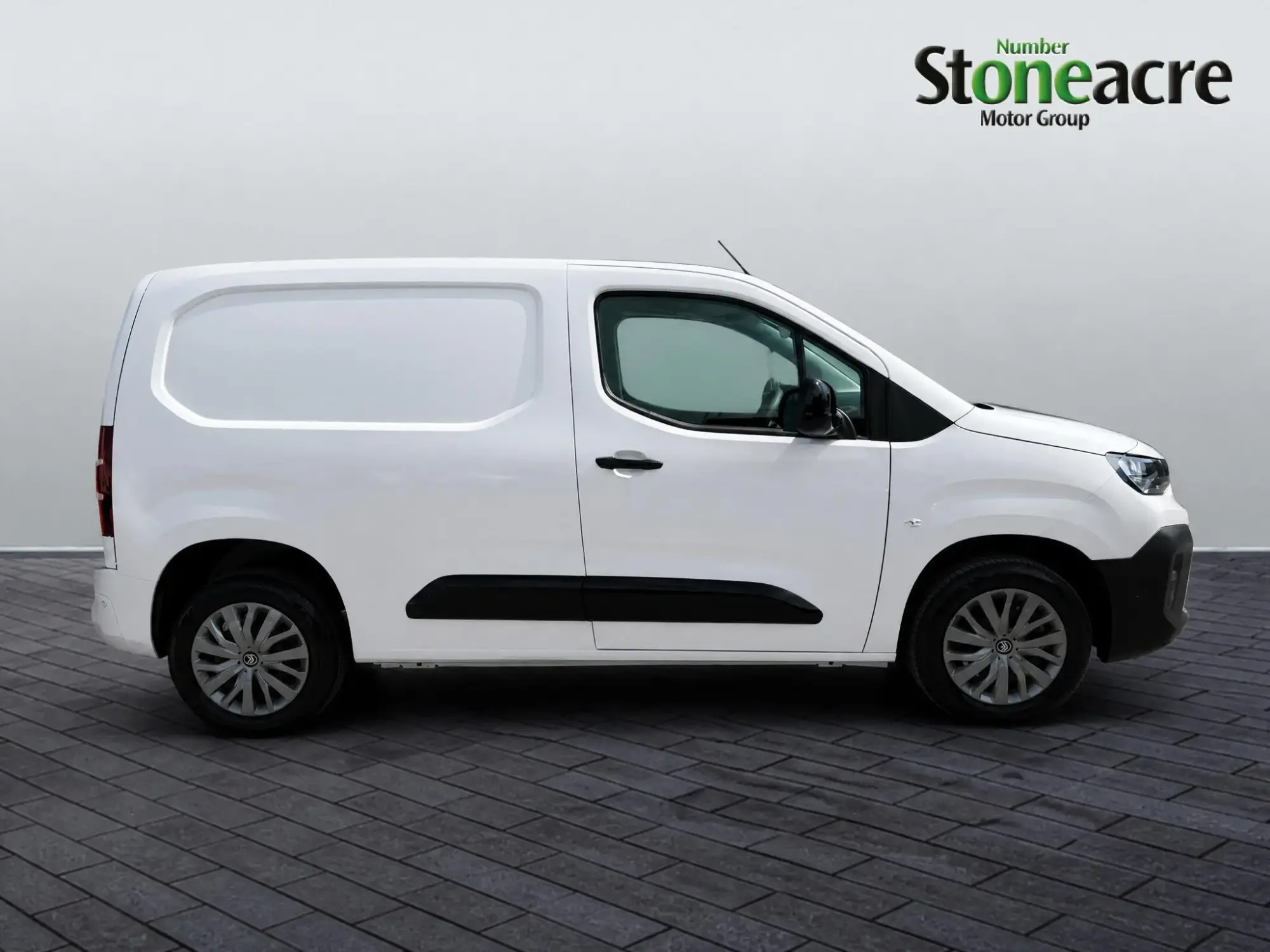 Citroen Berlingo 1.5 Driver M A8 SWB Euro 6 (s/s) 5dr YP76NWA Image 3 Citroen Berlingo 1.5 Driver M A8 SWB Euro 6 (s/s) 5dr YP76NWA Image 3