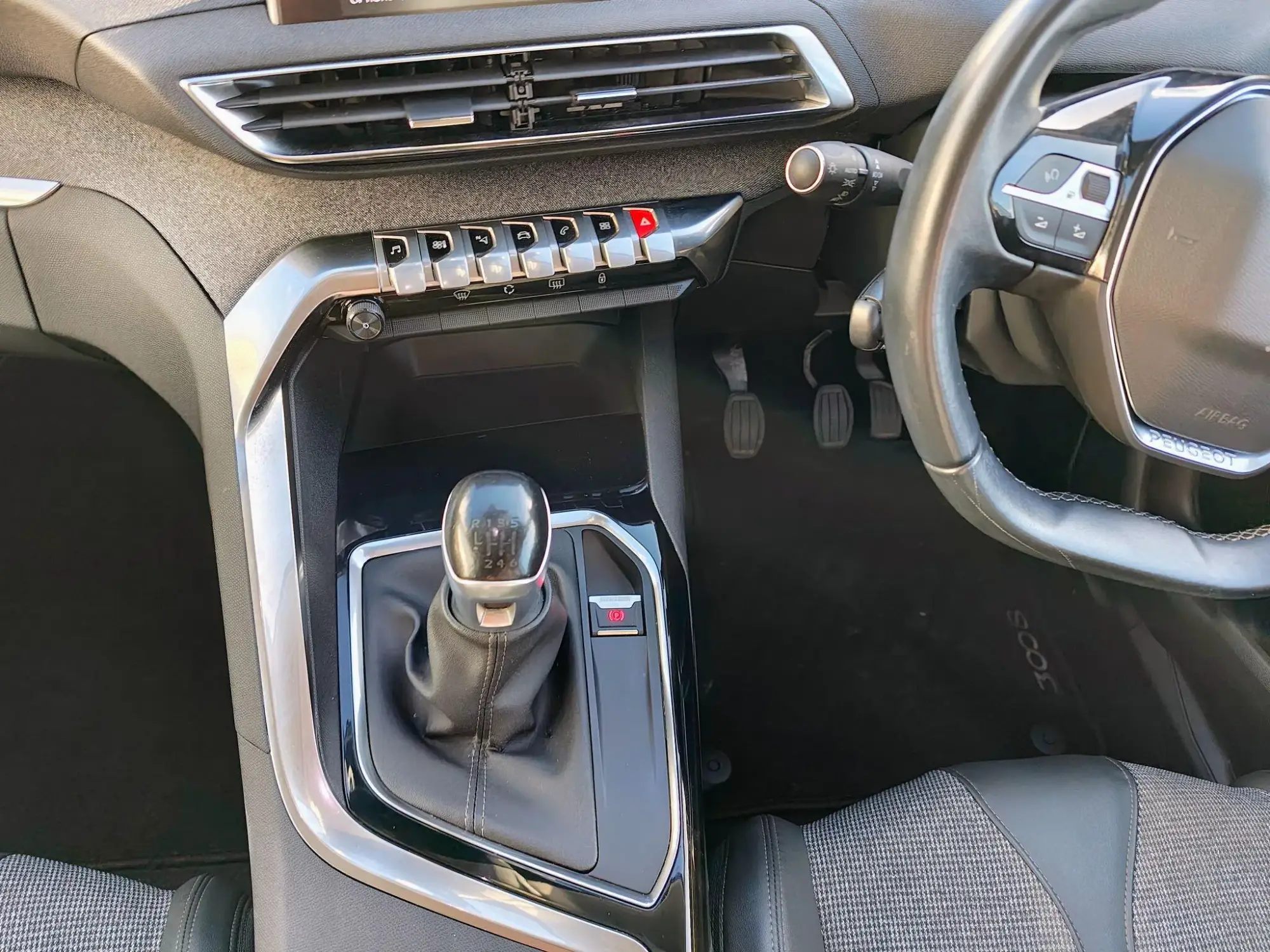 Peugeot 3008 Image 11