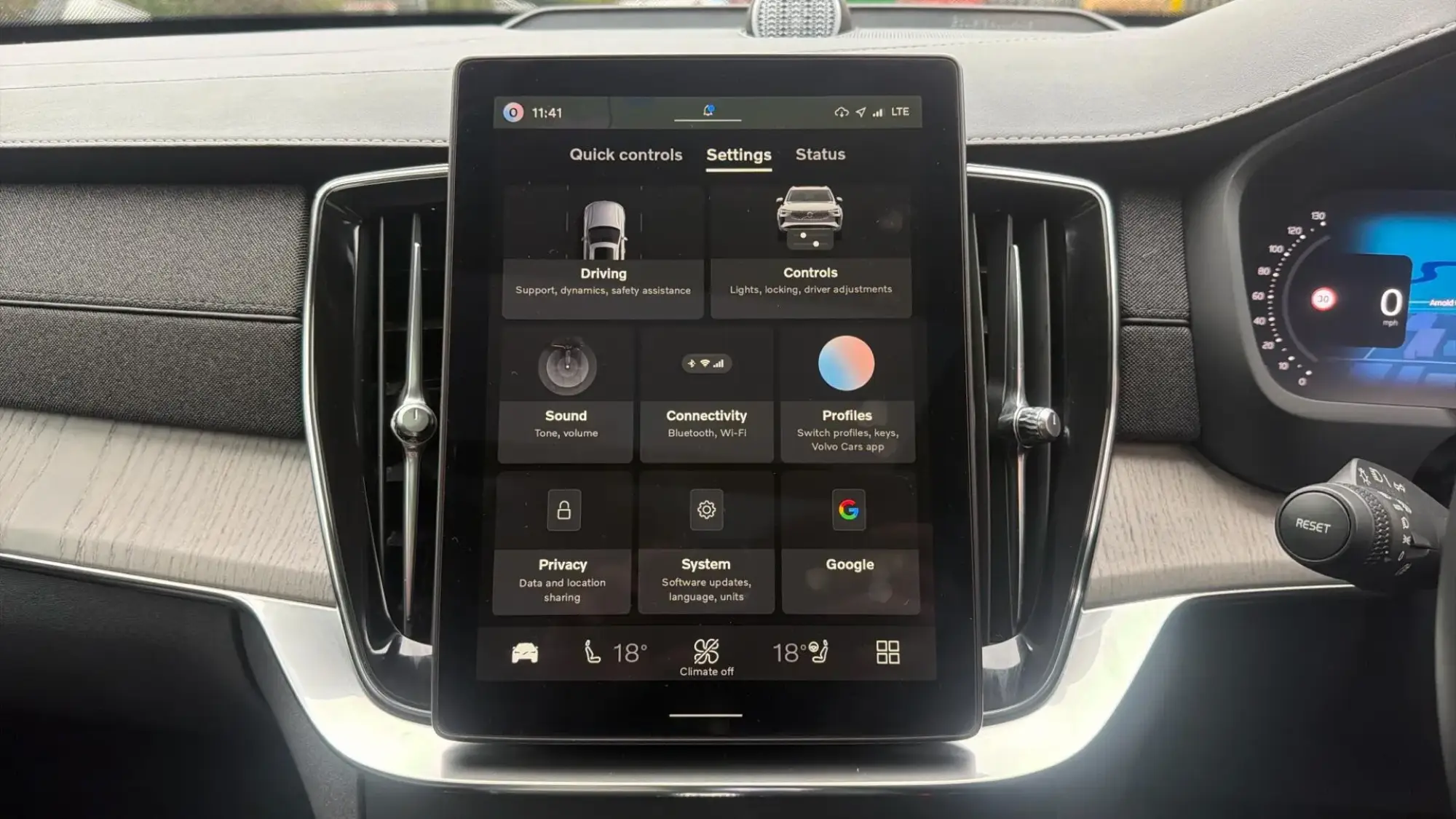 Volvo XC90 Plug-In Hybrid Image 16 Volvo XC90 Plug-In Hybrid Image 16