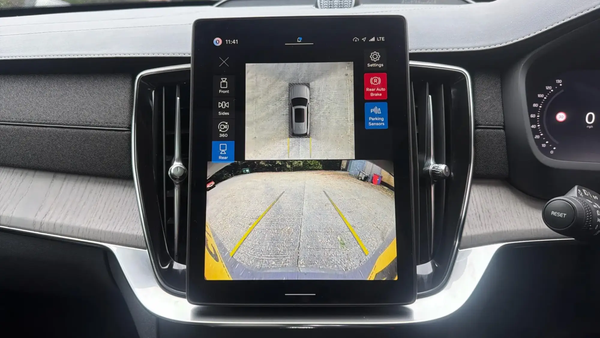 Volvo XC90 Plug-In Hybrid Image 18 Volvo XC90 Plug-In Hybrid Image 18