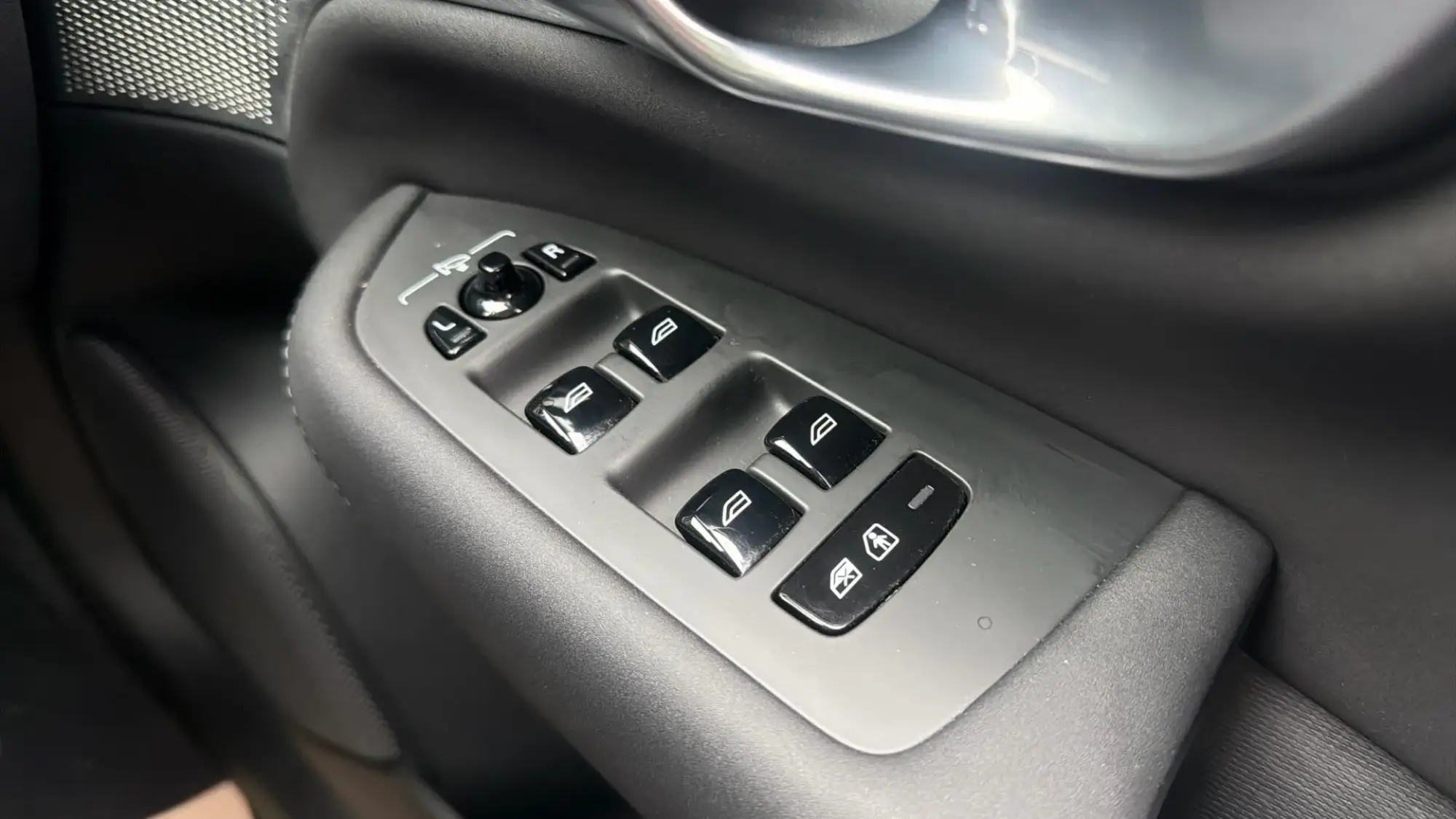 Volvo XC90 Plug-In Hybrid Image 23 Volvo XC90 Plug-In Hybrid Image 23