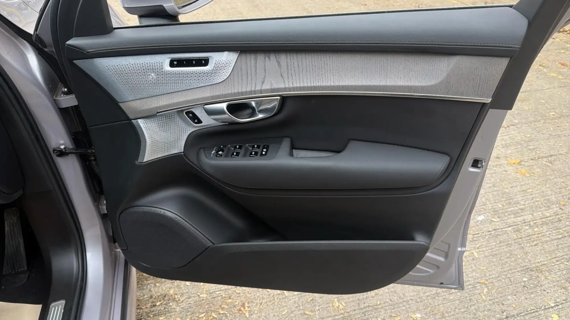 Volvo XC90 Plug-In Hybrid Image 28 Volvo XC90 Plug-In Hybrid Image 28