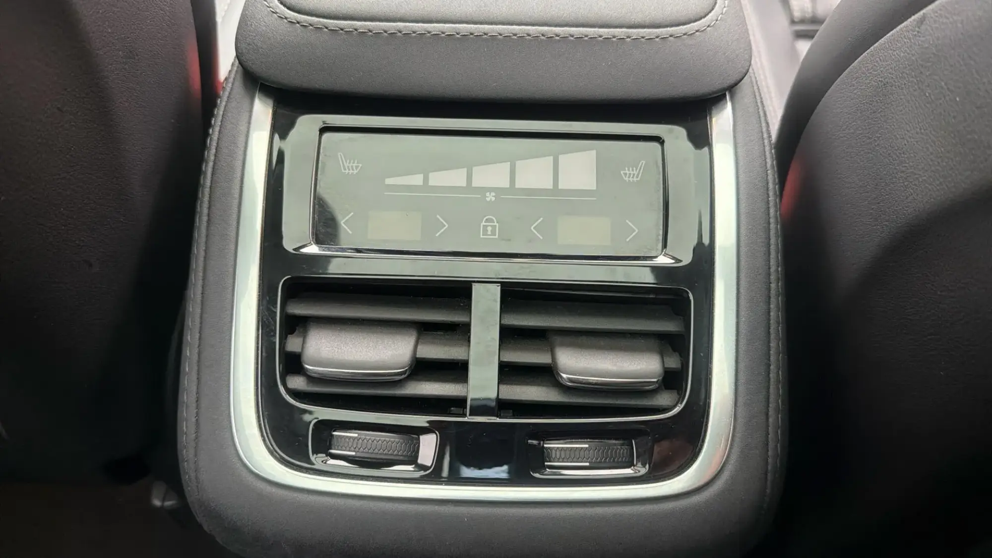Volvo XC90 Plug-In Hybrid Image 35 Volvo XC90 Plug-In Hybrid Image 35