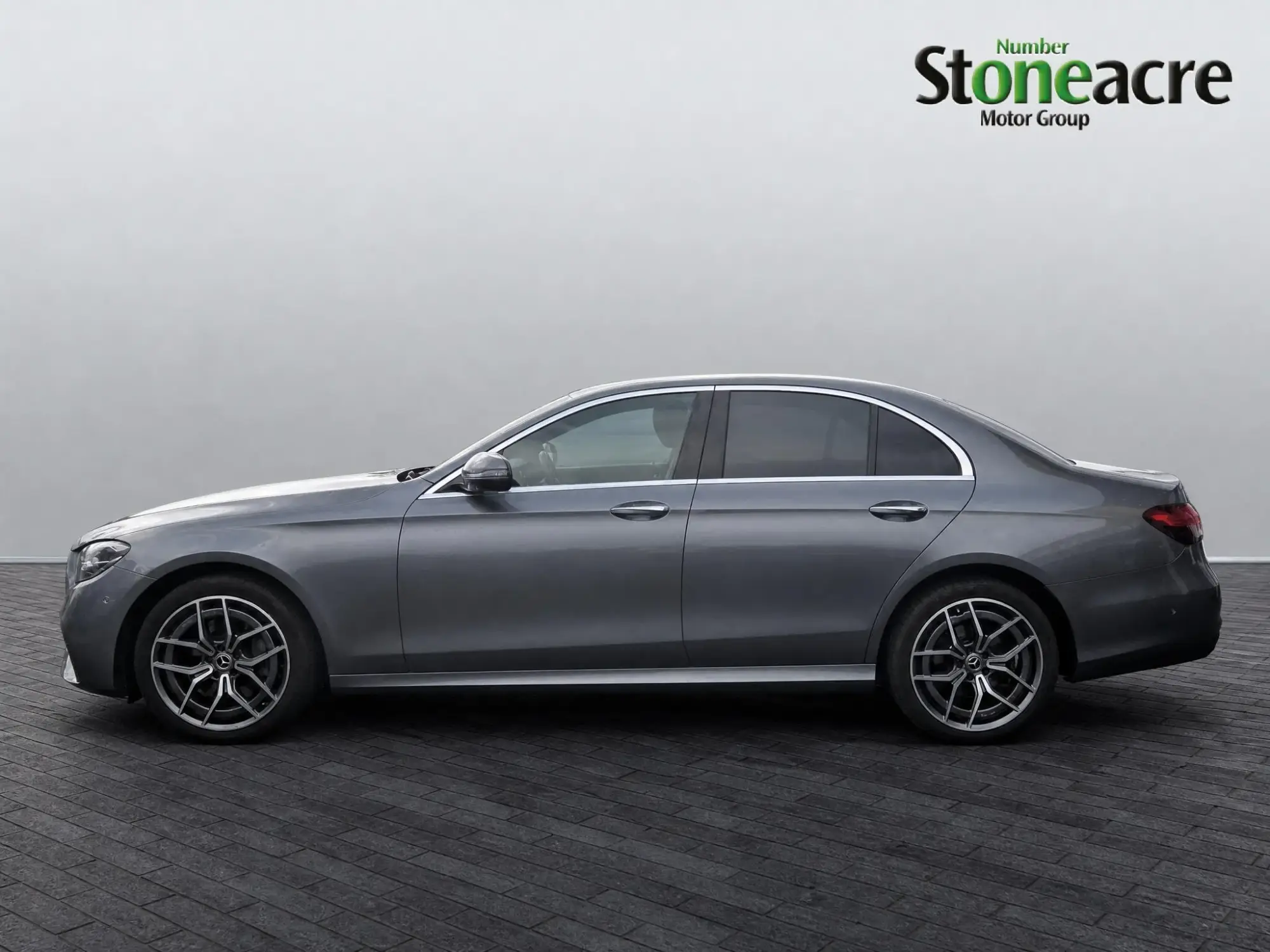 Mercedes-Benz E-Class Image 4
