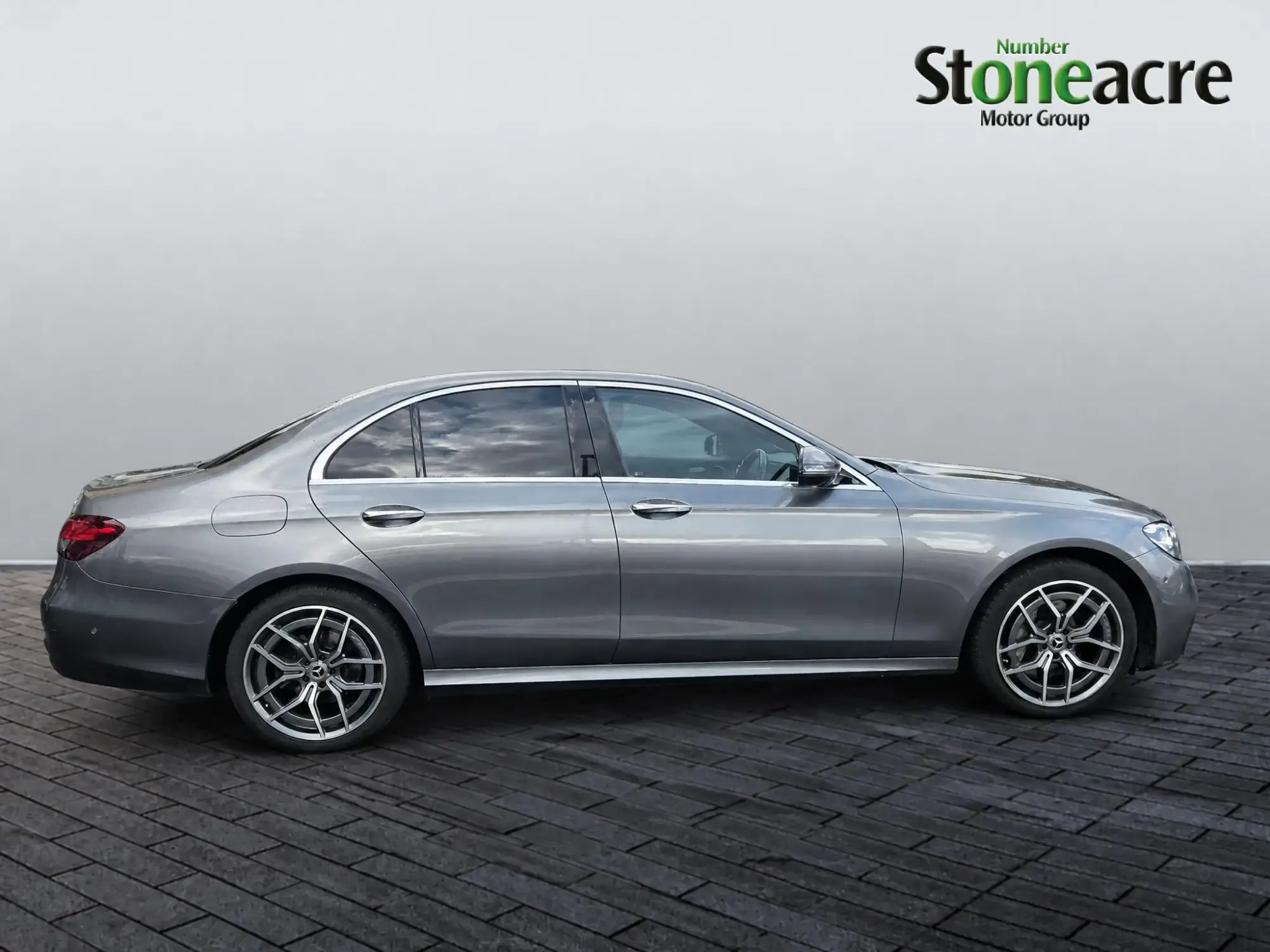 Mercedes-Benz E-Class Image 8