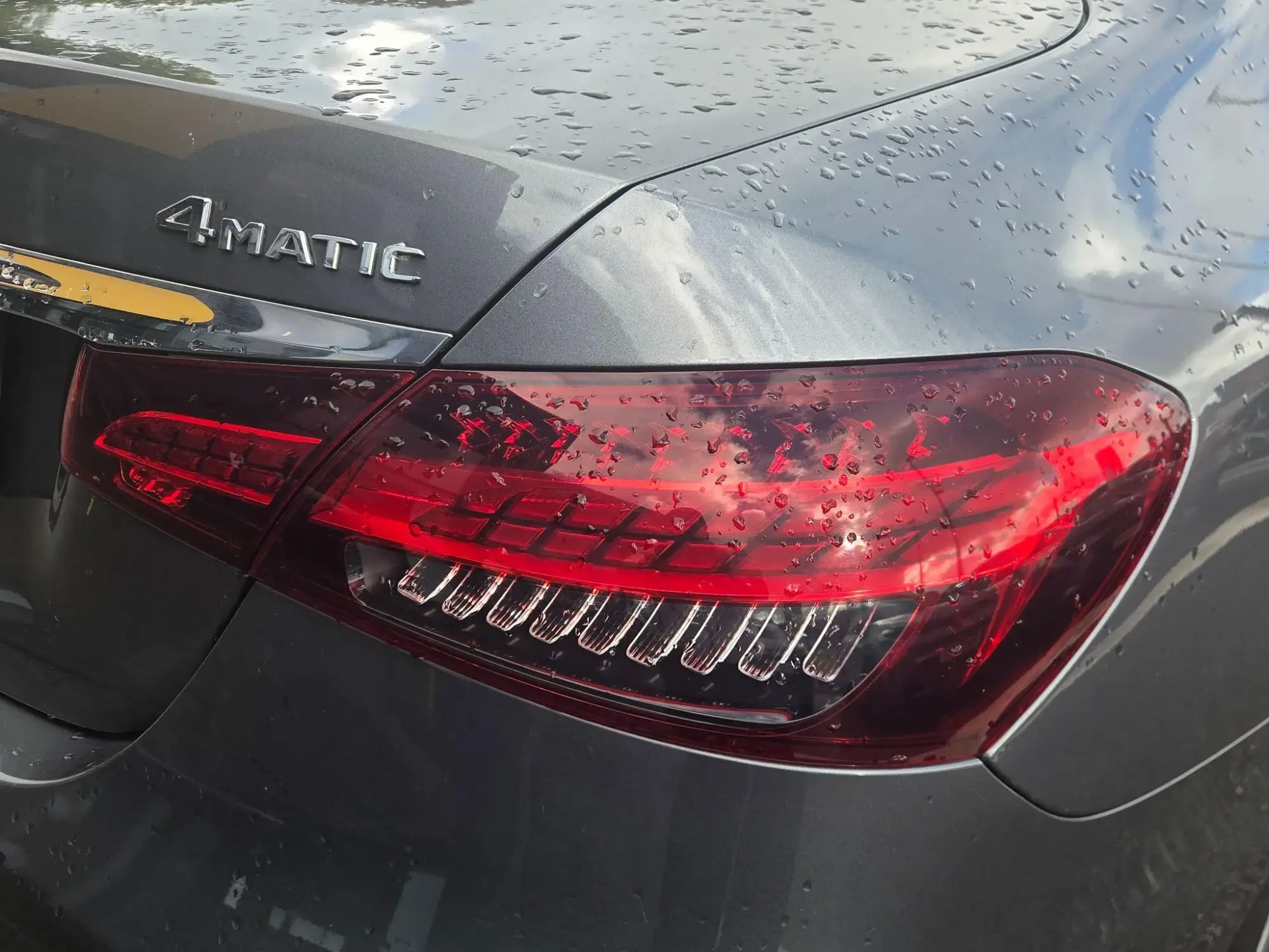 Mercedes-Benz E-Class Image 9