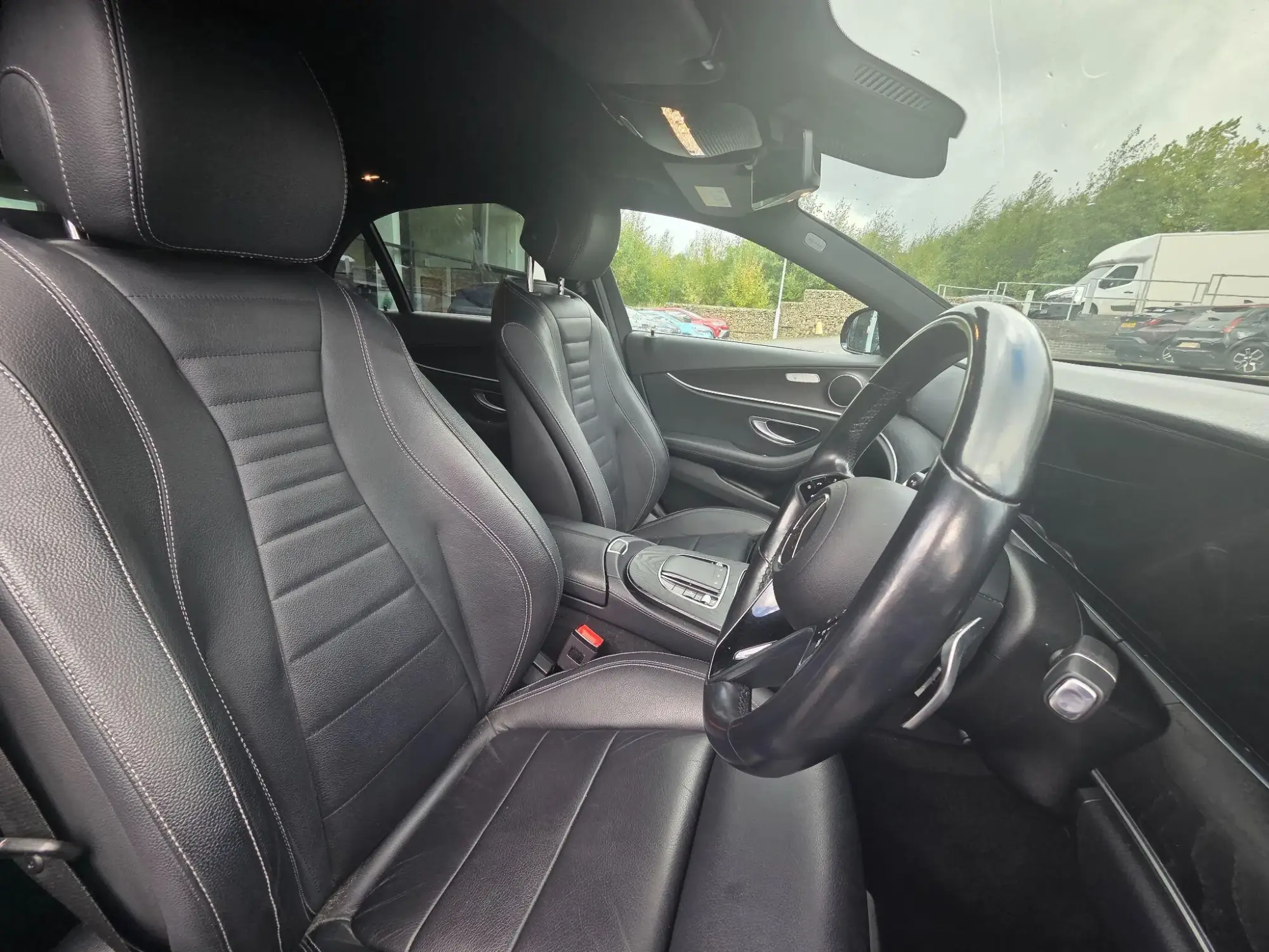 Mercedes-Benz E-Class Image 11