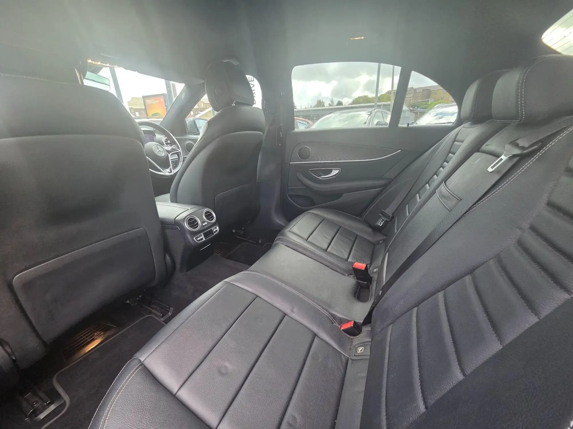 Mercedes-Benz E-Class Image 14