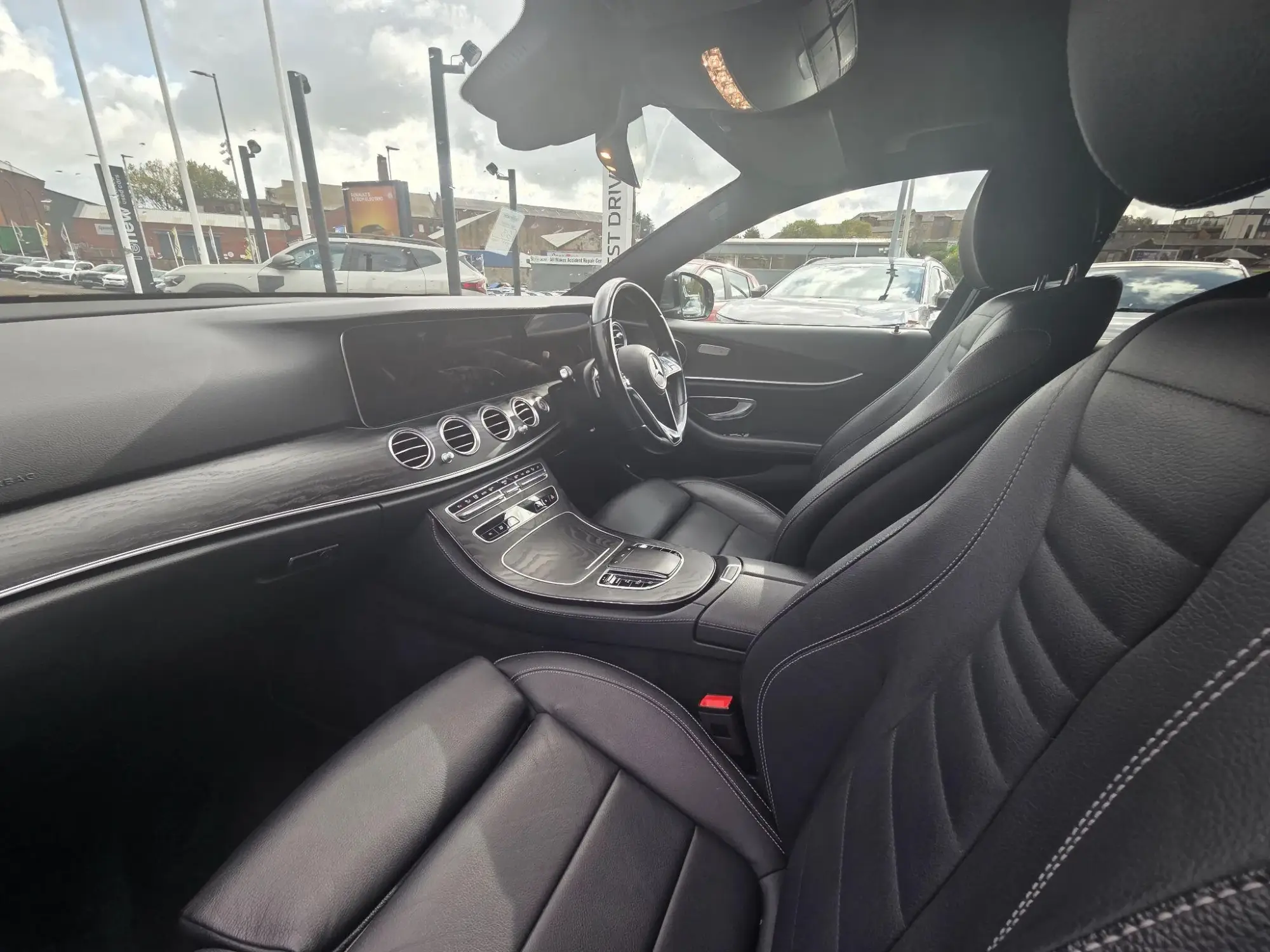 Mercedes-Benz E-Class Image 16