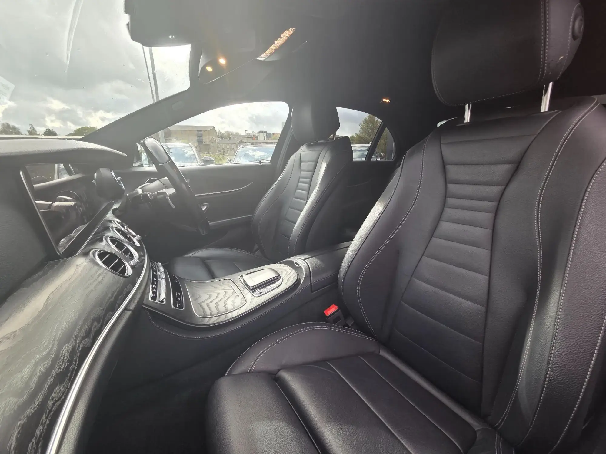 Mercedes-Benz E-Class Image 17