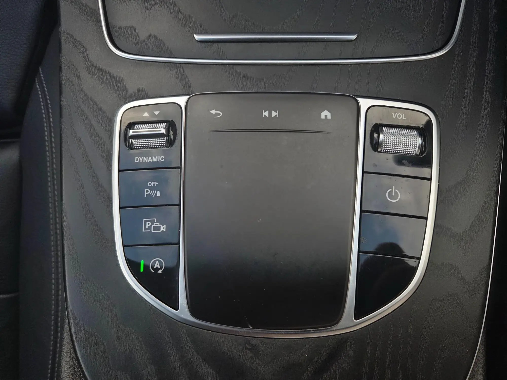 Mercedes-Benz E-Class Image 35