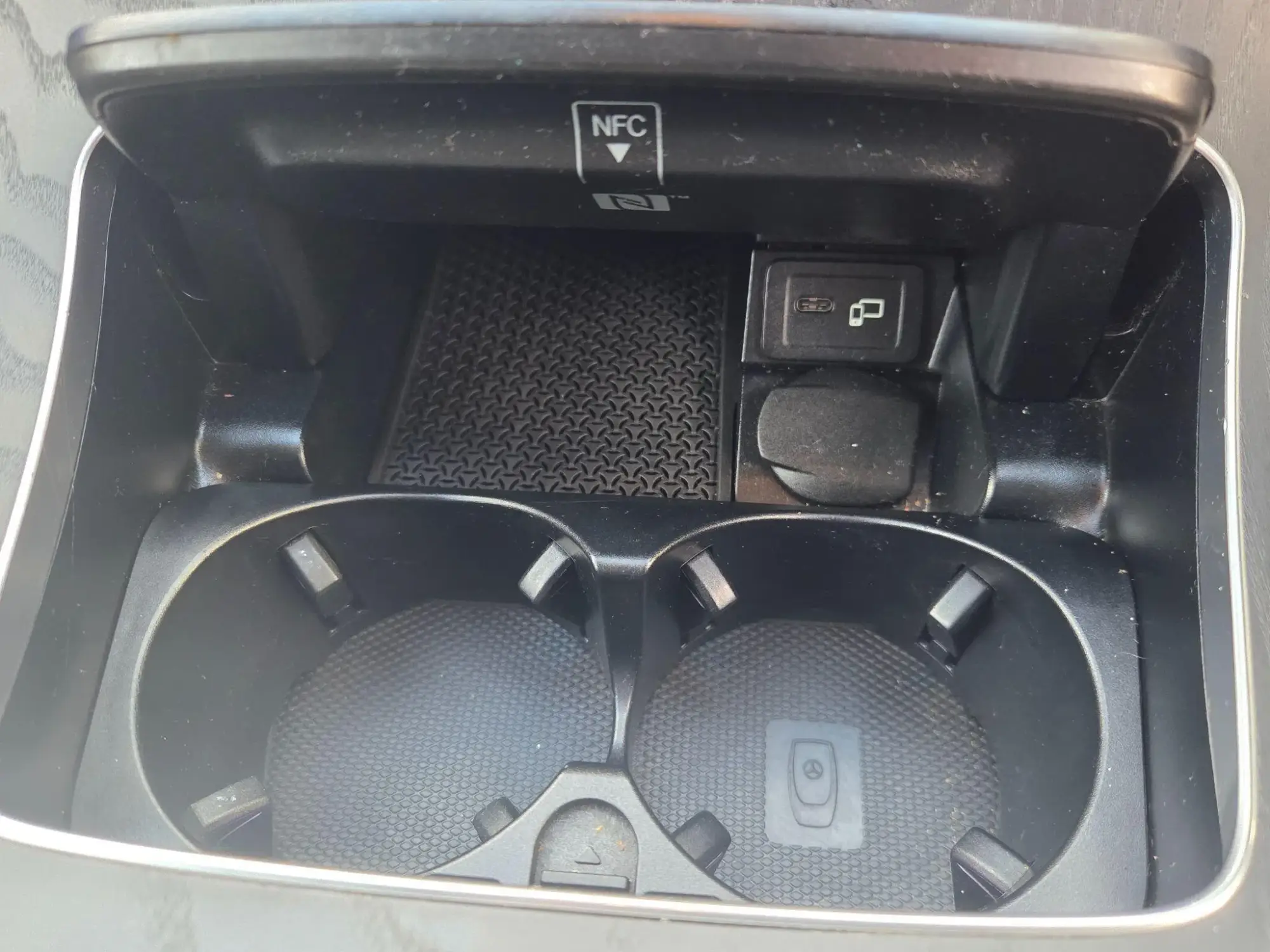 Mercedes-Benz E-Class Image 36