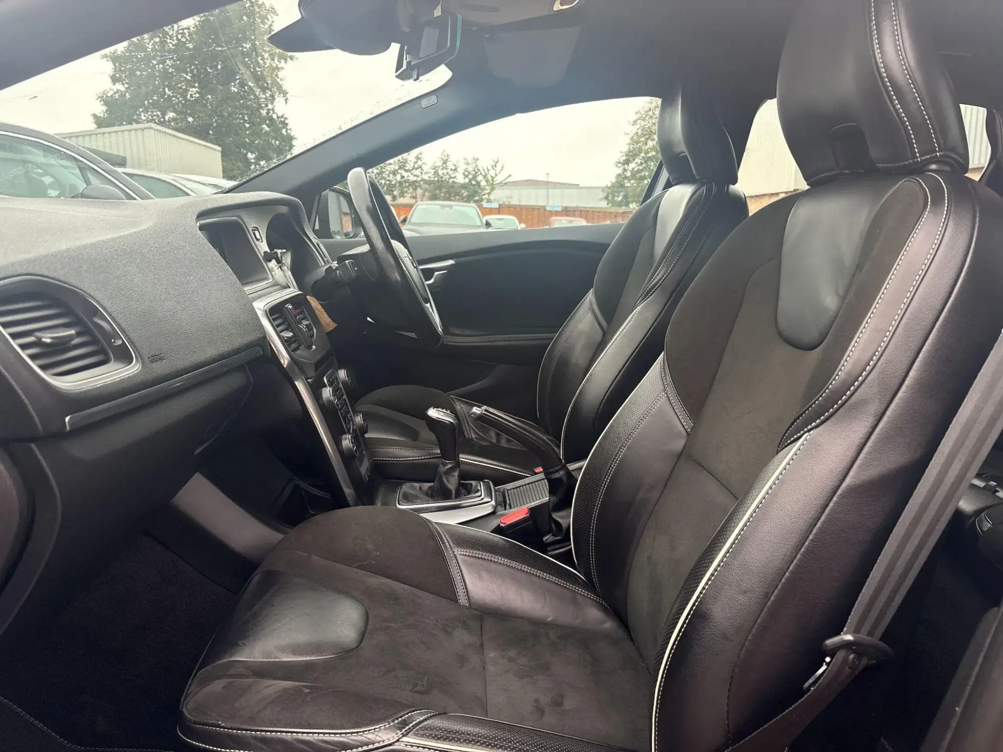 Volvo V40 Image 17