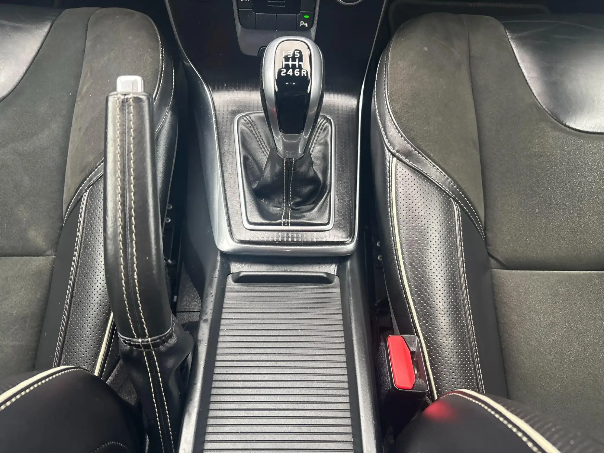 Volvo V40 Image 23