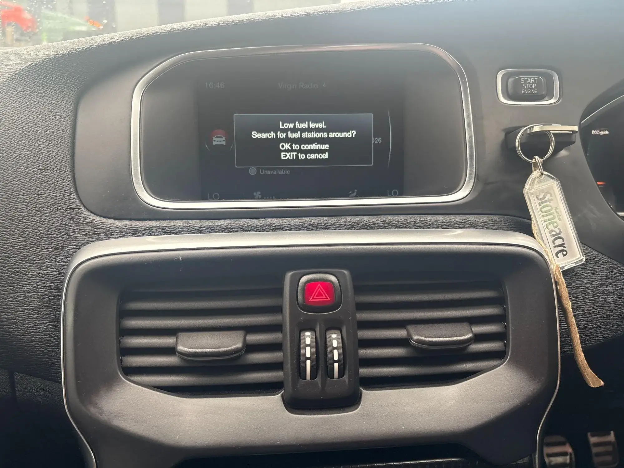 Volvo V40 Image 28