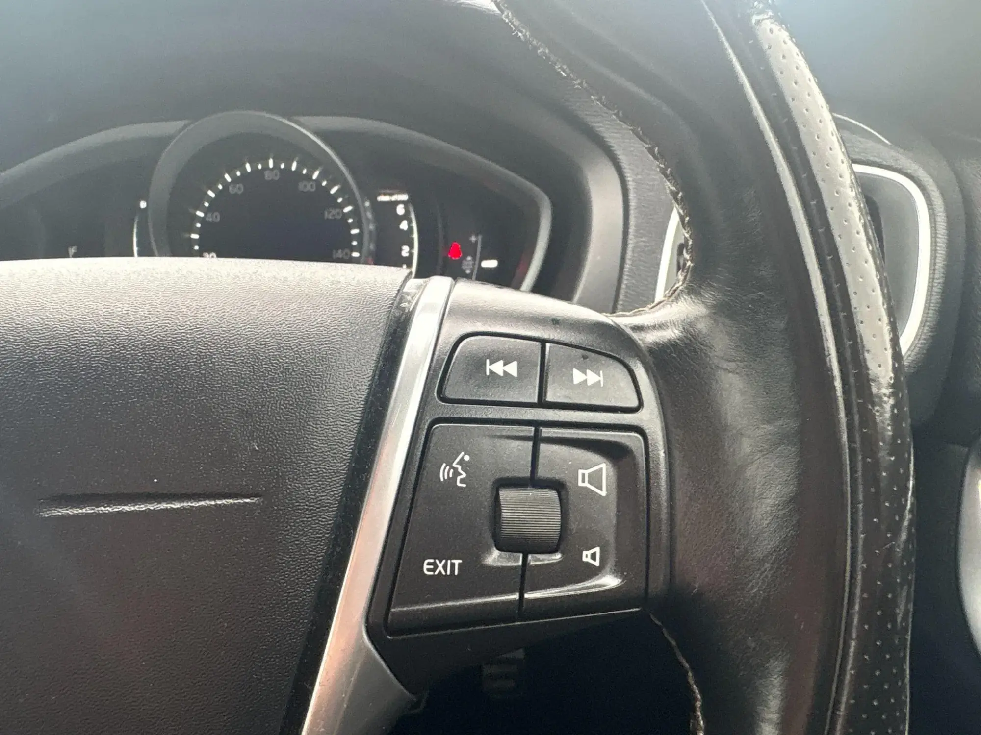 Volvo V40 Image 26