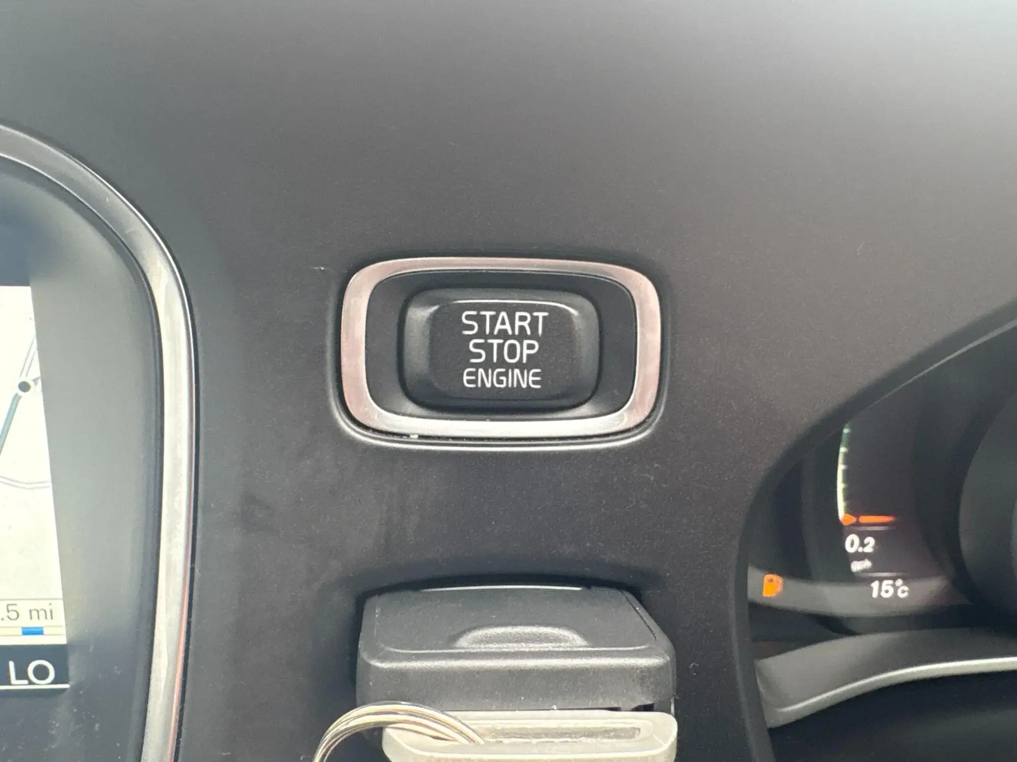 Volvo V40 Image 31