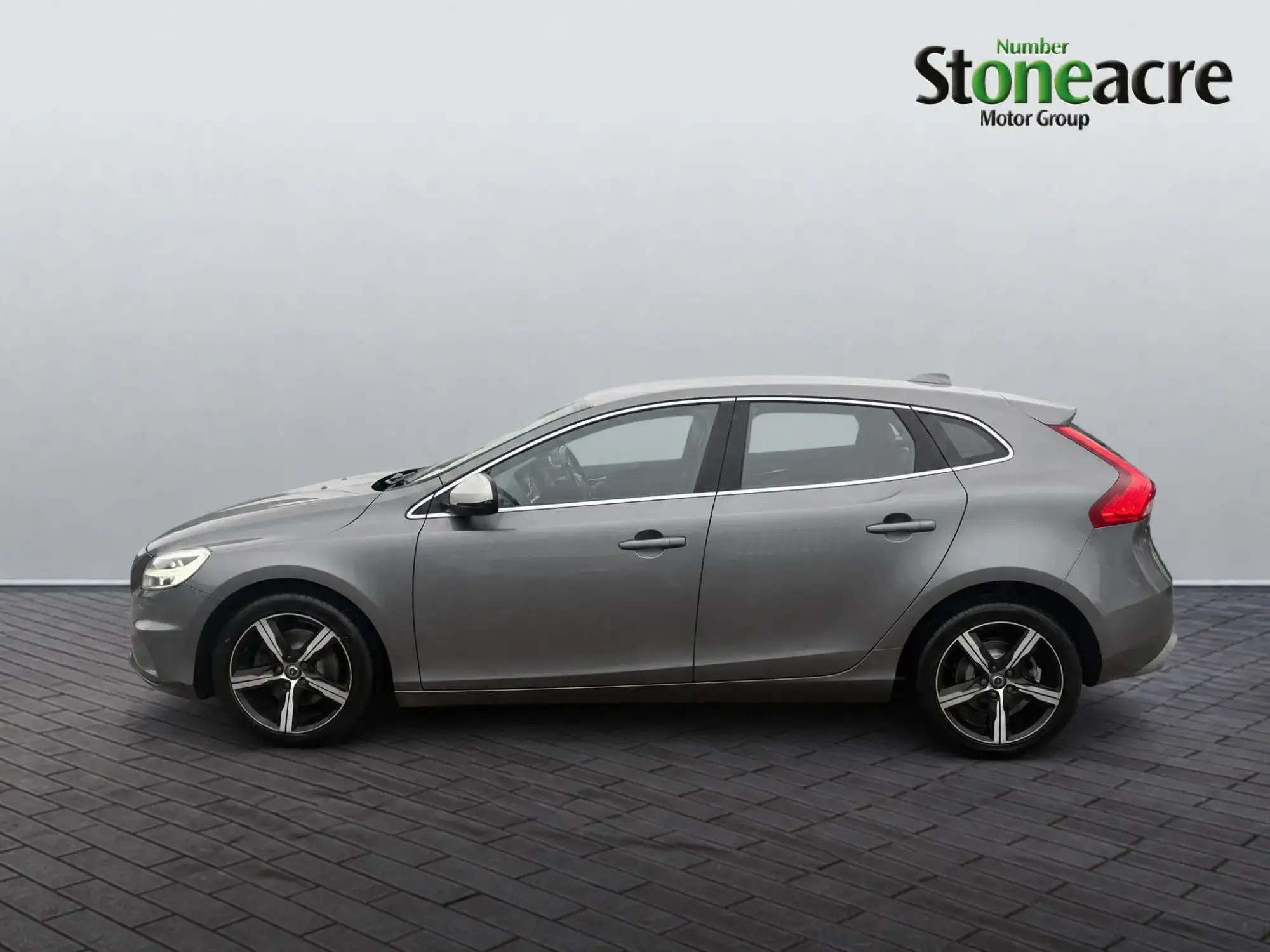 Volvo V40 Image 6