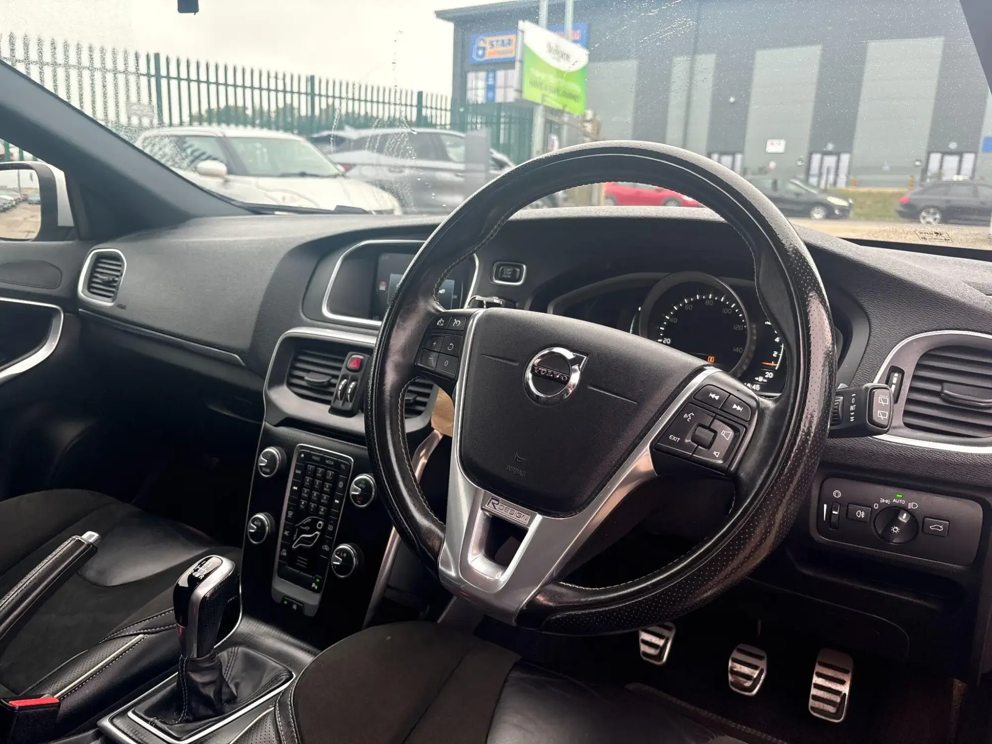 Volvo V40 Image 13