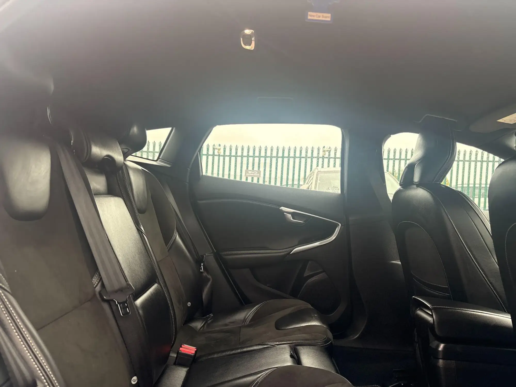 Volvo V40 Image 14