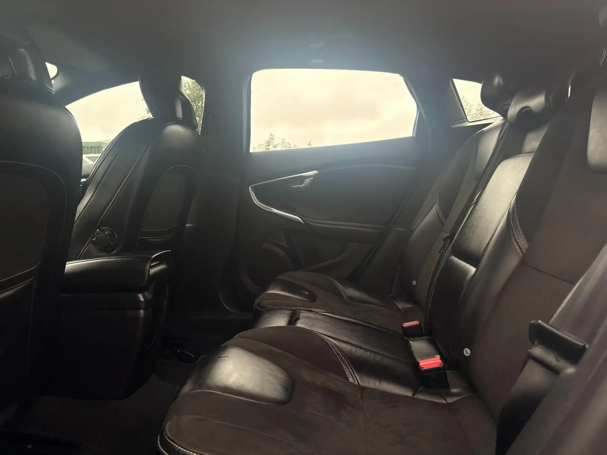 Volvo V40 Image 15