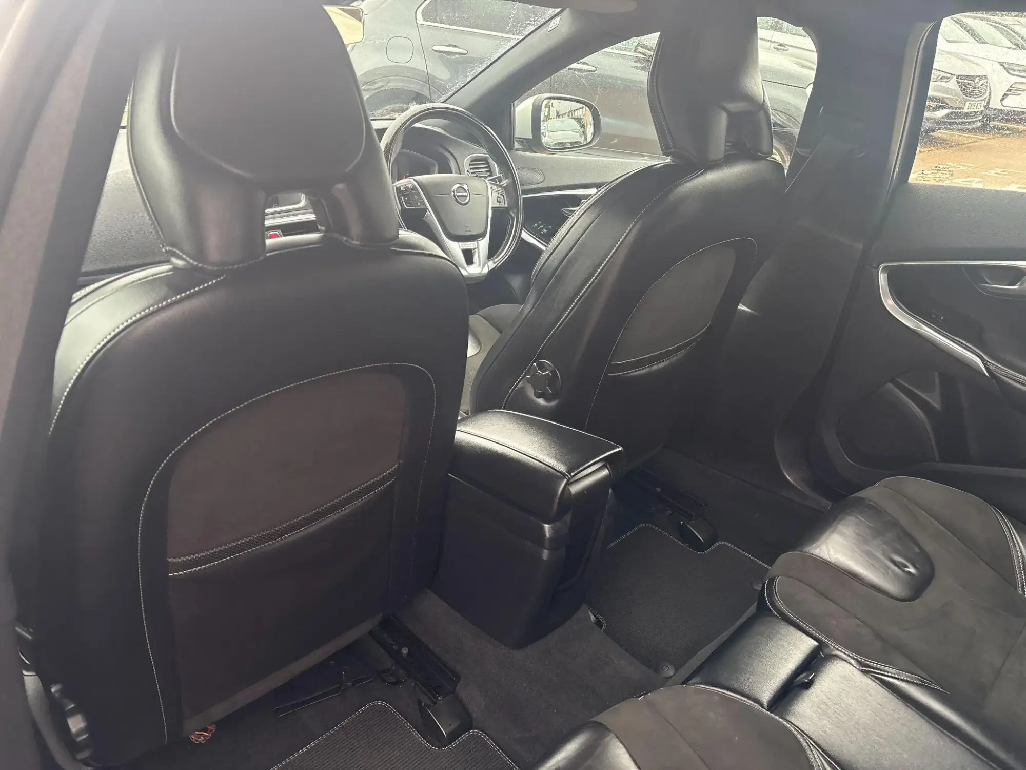 Volvo V40 Image 16