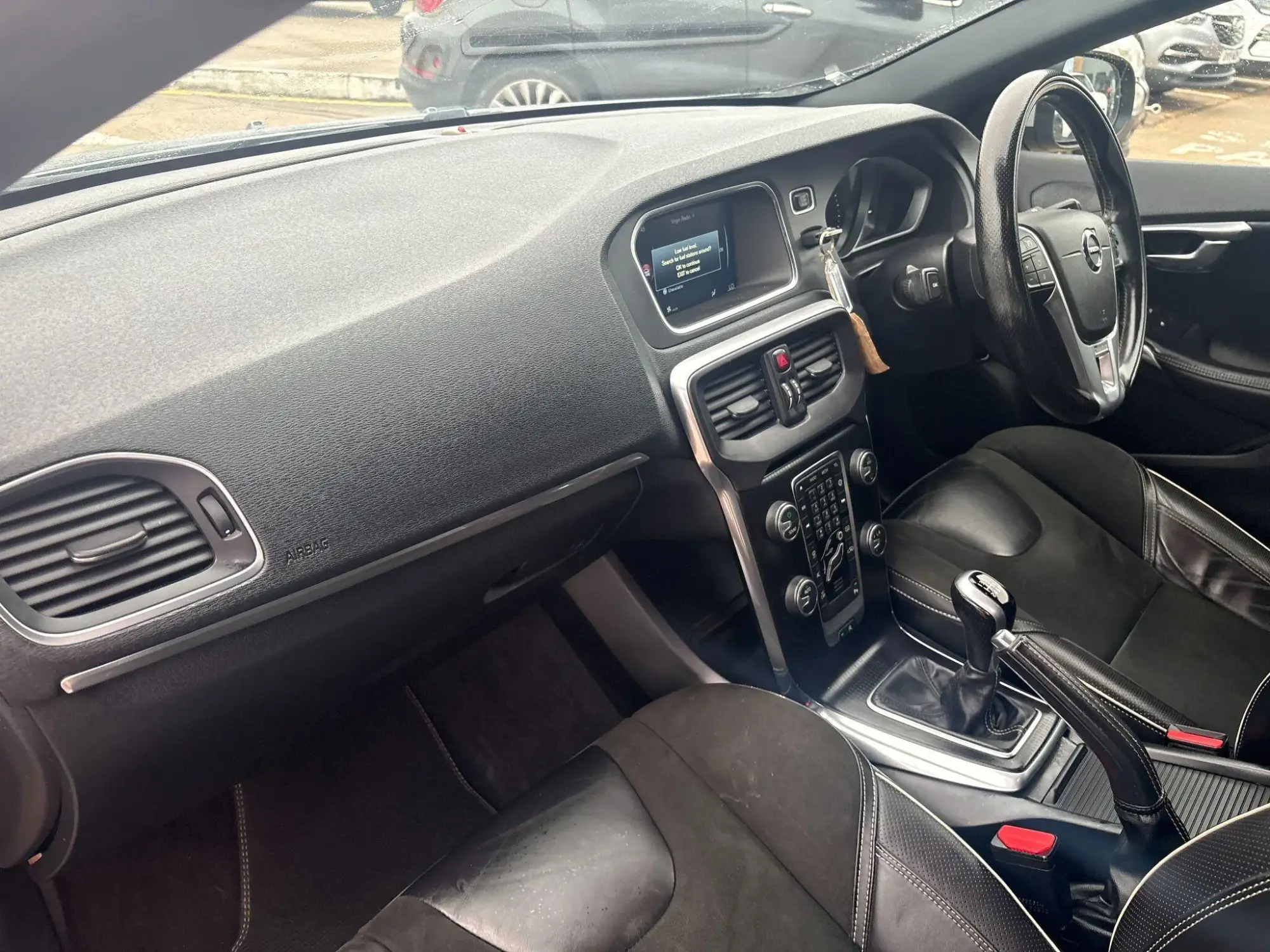 Volvo V40 Image 18