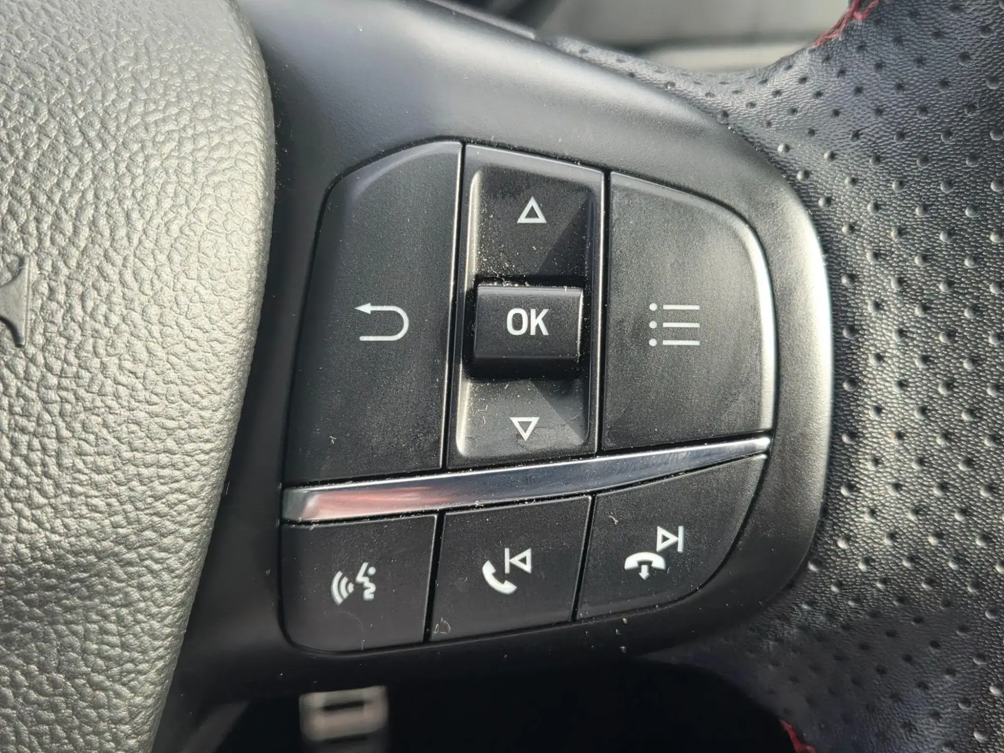 Ford Kuga Hybrid Image 25 Ford Kuga Hybrid Image 25