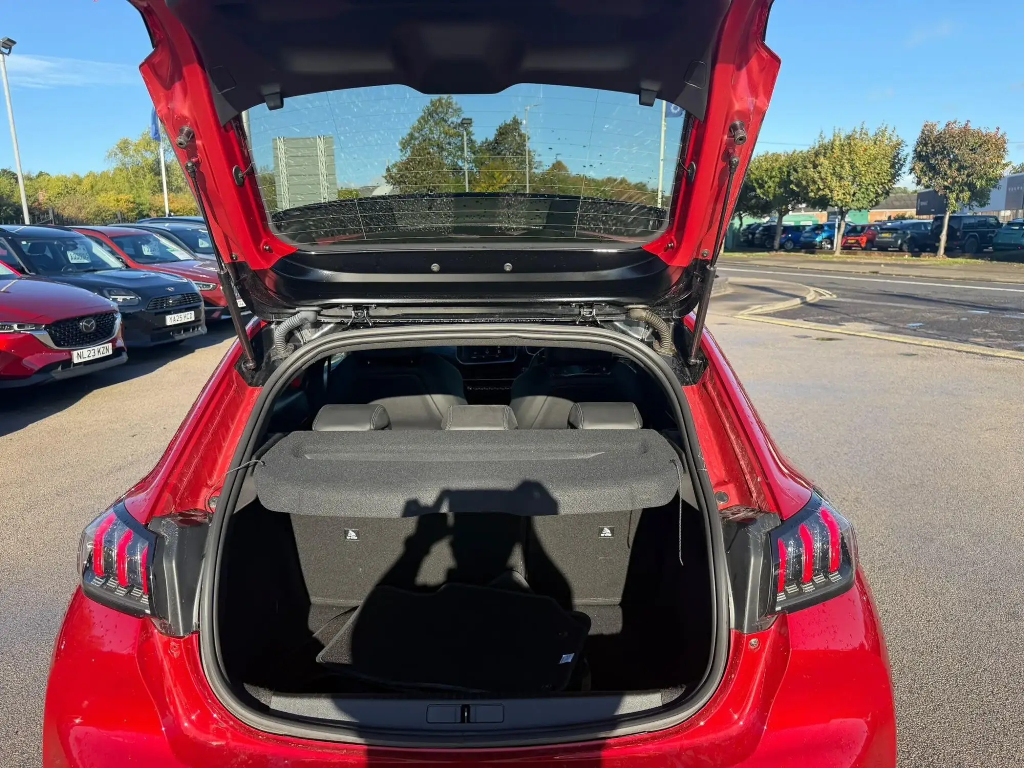 Peugeot 208 Image 9