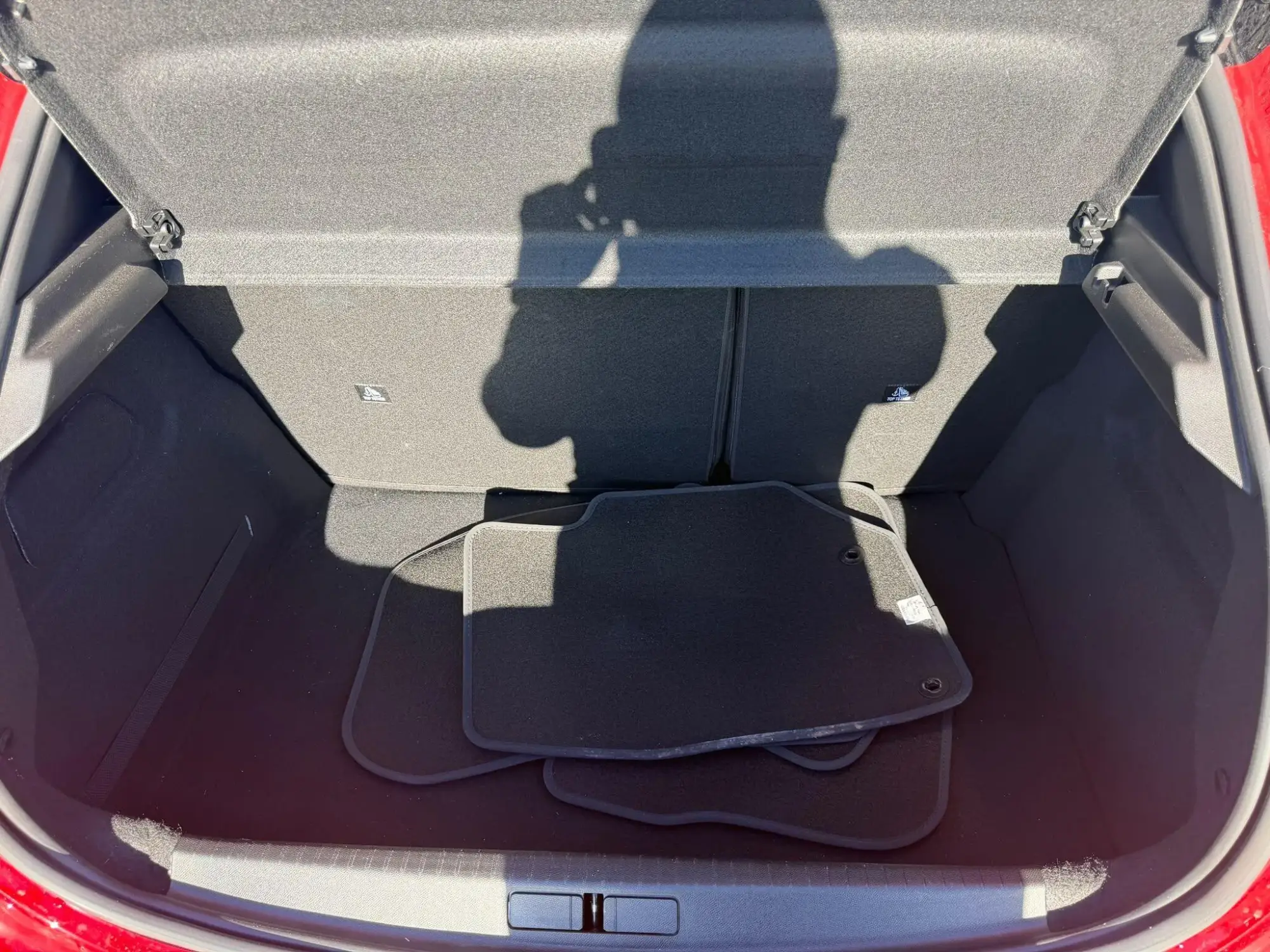 Peugeot 208 Image 10