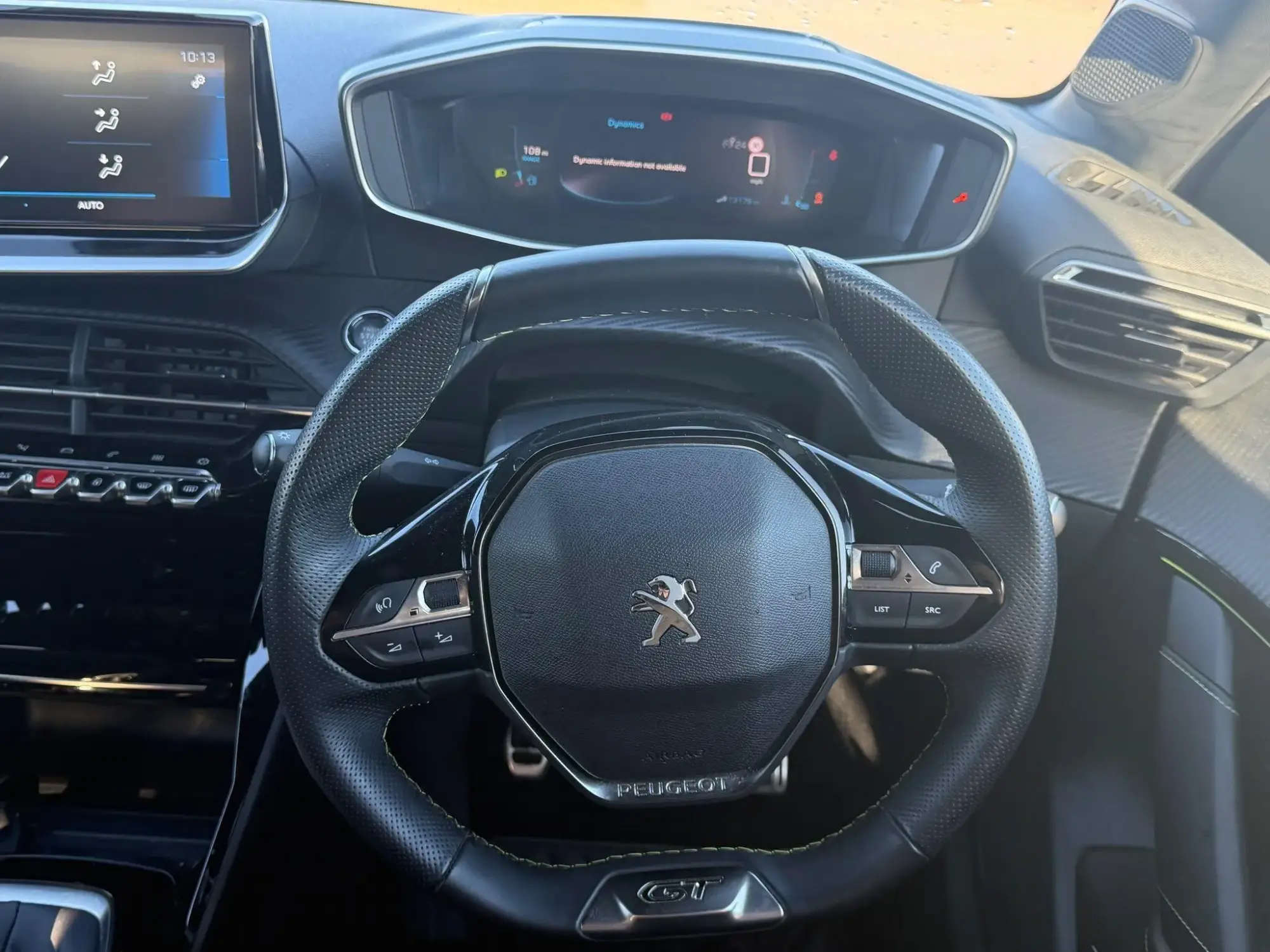 Peugeot 208 Image 16