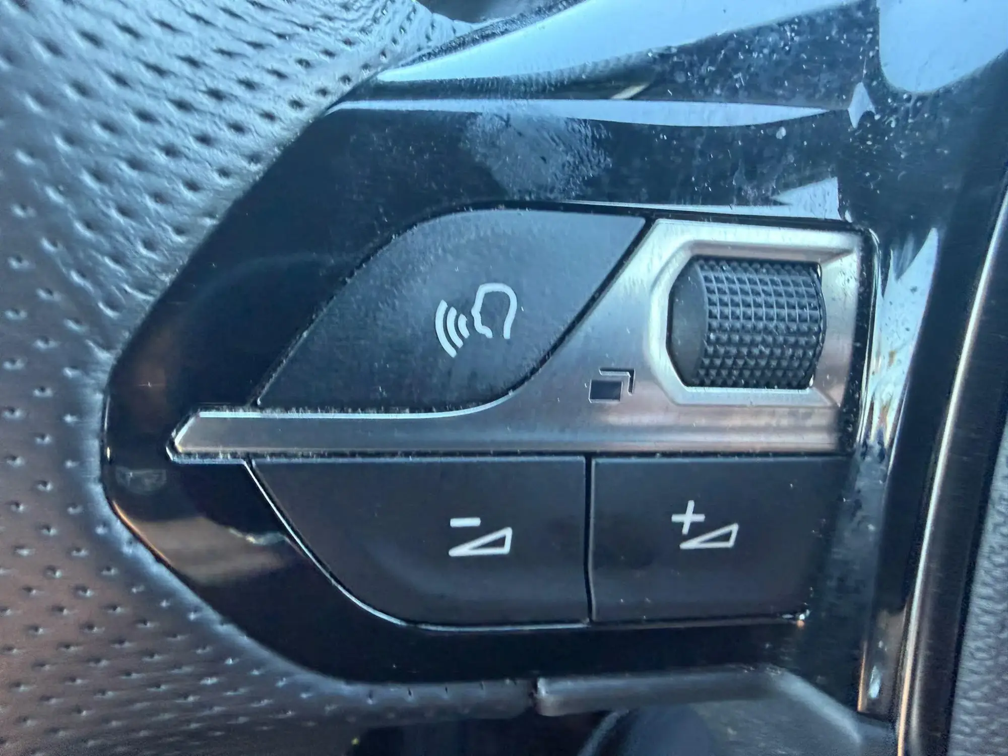 Peugeot 208 Image 17