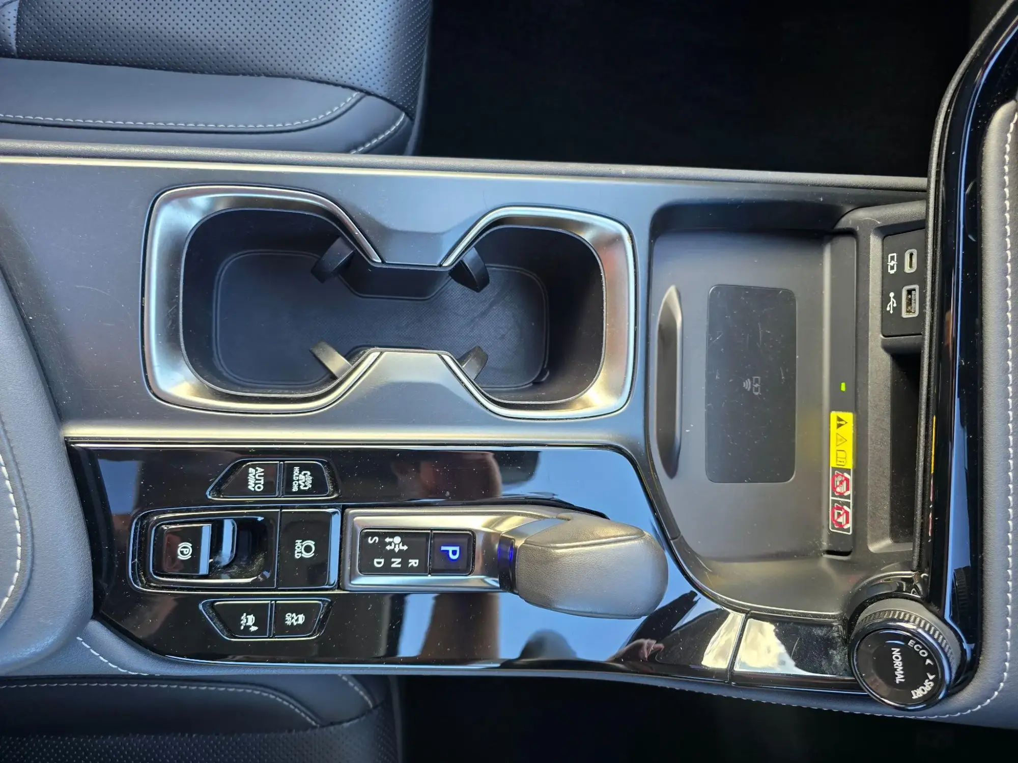Lexus NX Self-Charging Hybrid Image 25