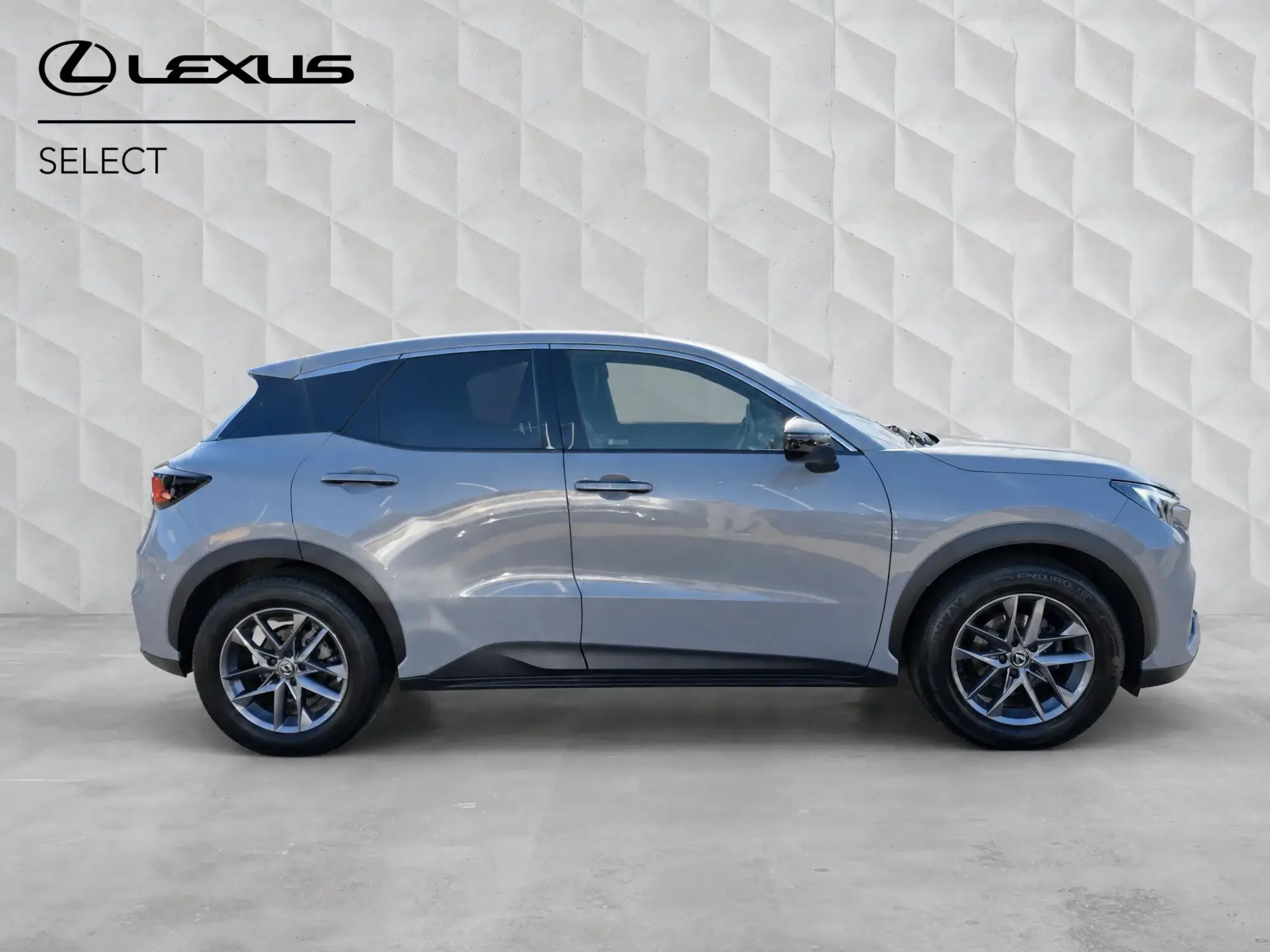 Lexus LBX 1.5 VVT-iE Premium E-CVT Euro 6 (s/s) 5dr NJ74KYN Image 2 Lexus LBX 1.5 VVT-iE Premium E-CVT Euro 6 (s/s) 5dr NJ74KYN Image 2