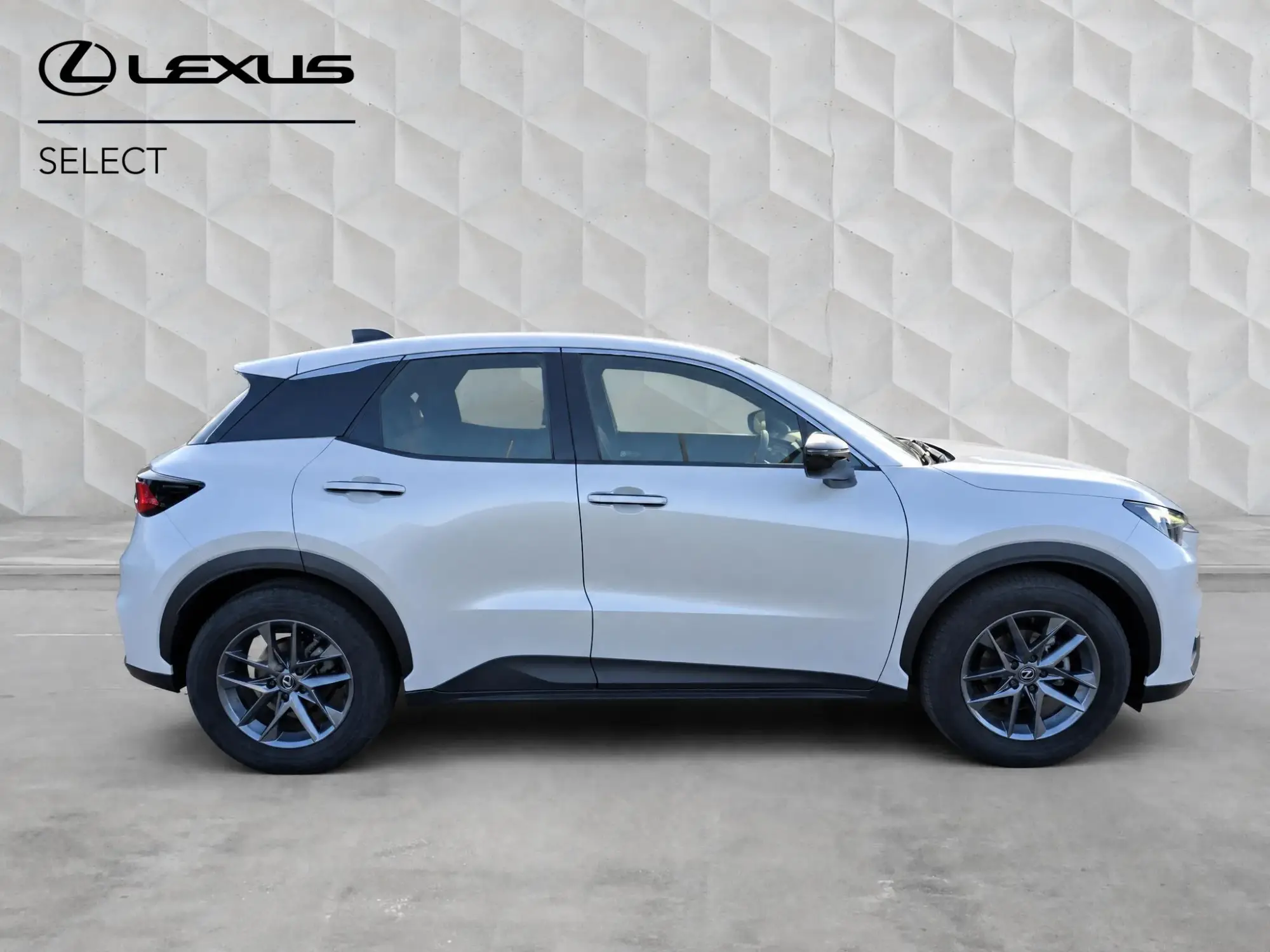 Lexus LBX 1.5 VVT-iE Urban E-CVT Euro 6 (s/s) 5dr NA74CSX Image 2 Lexus LBX 1.5 VVT-iE Urban E-CVT Euro 6 (s/s) 5dr NA74CSX Image 2