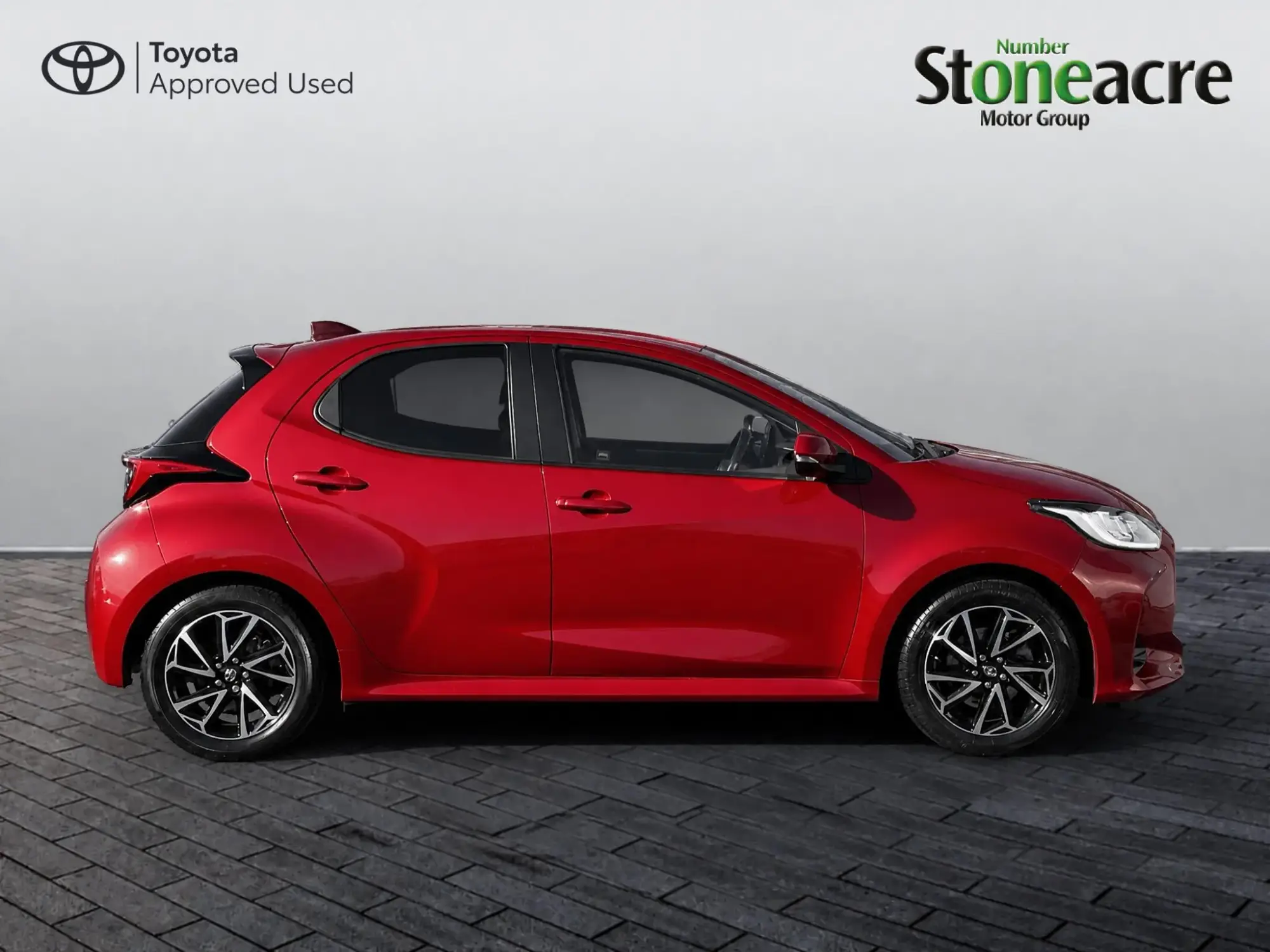 Toyota Yaris Hybrid Image 2