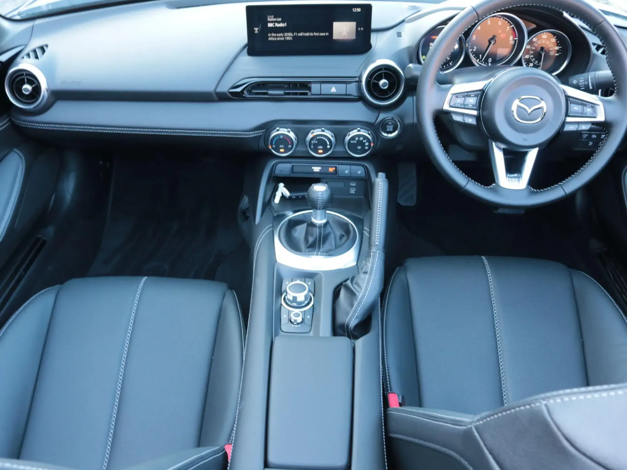 Mazda MX-5 Image 14
