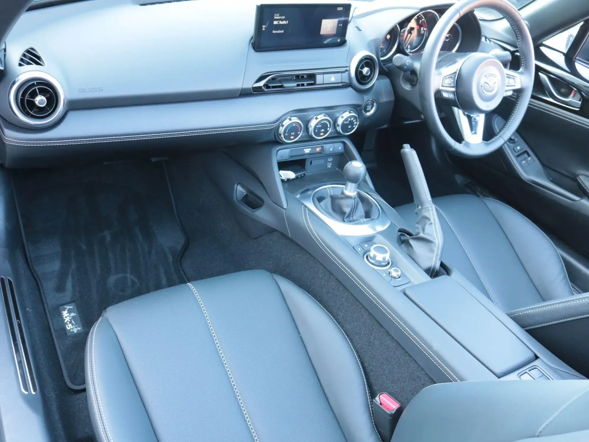 Mazda MX-5 Image 16